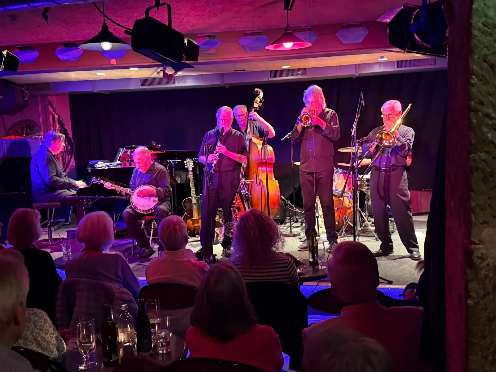 Wolverines Jazzband produziert neues Live-Album auf dem Label Diraton – Würdiger Abschied für Gründungsmitglied Ruedi Knöpfel