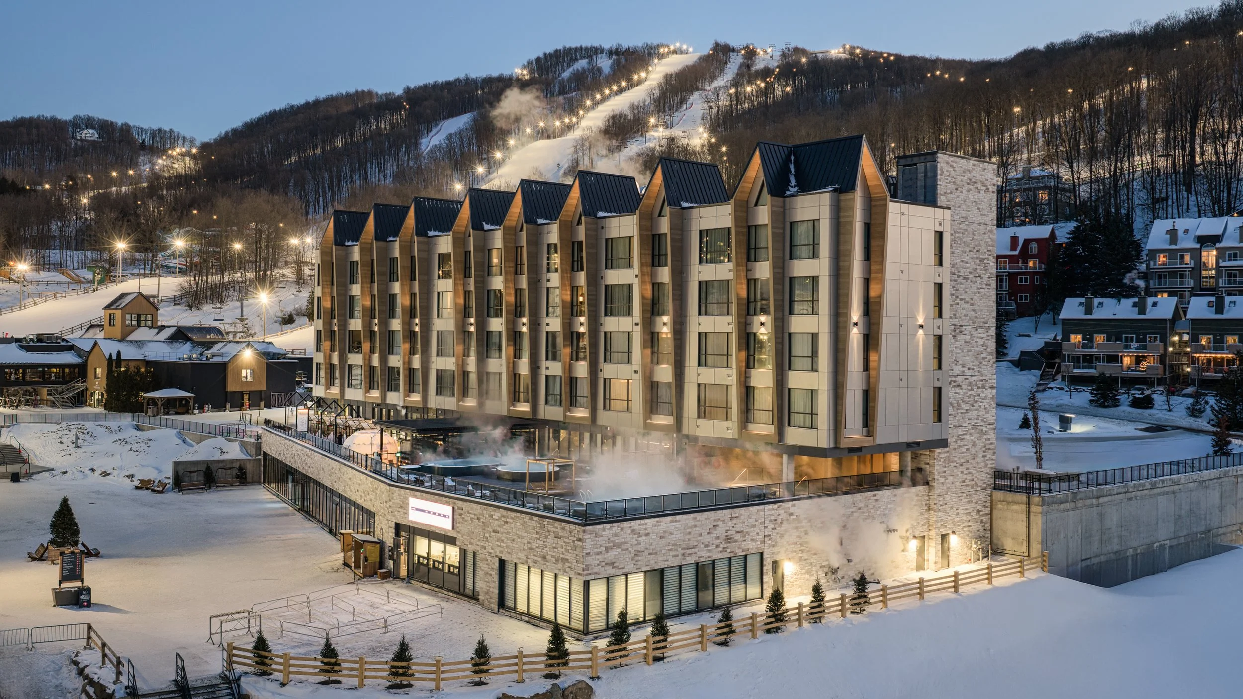 YULRB_EXTERIOR BACK BLUE HOURS-2.jpg