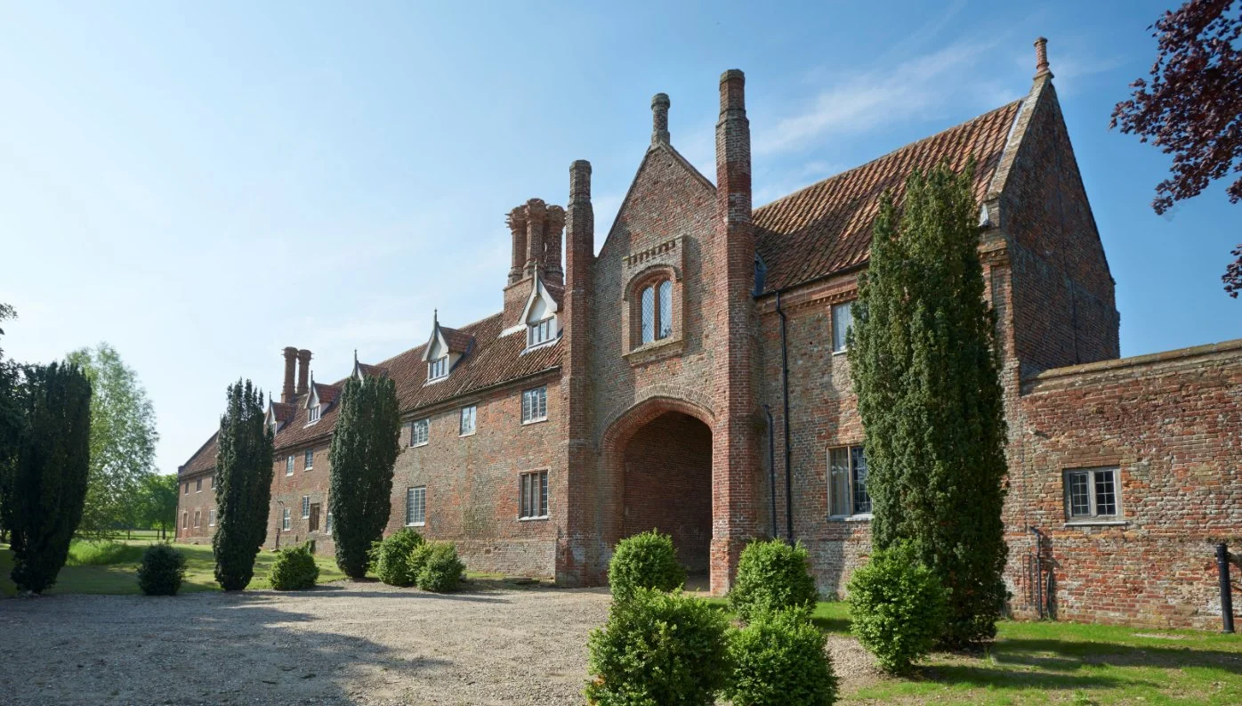 How to Choose a Property Management Company for Your Luxury Holiday Home