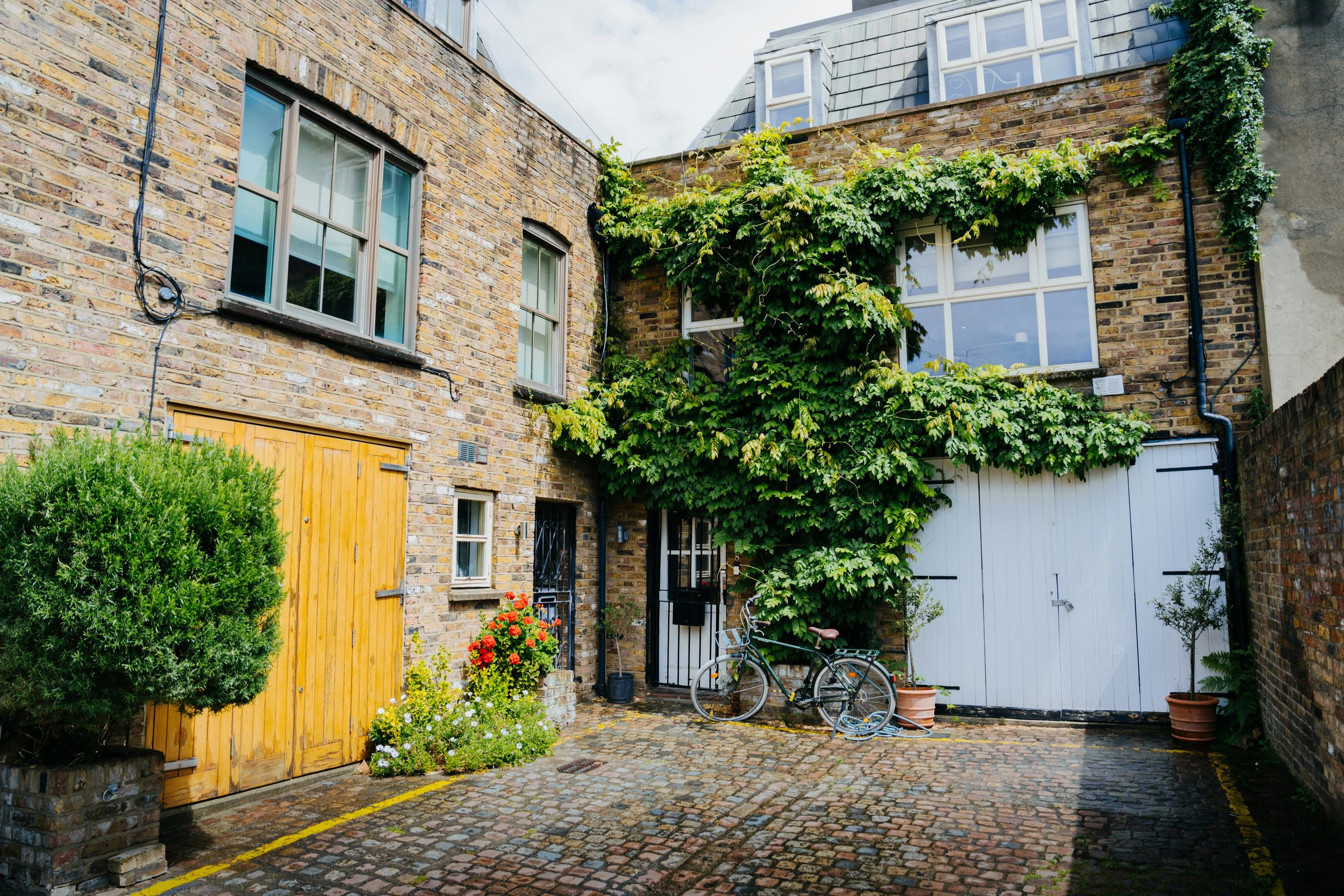London Mews Houses: A Guide for First-Time Short-Let Guests