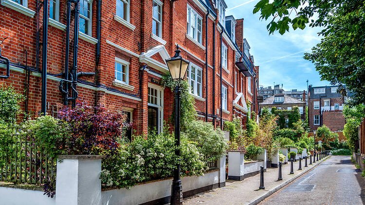 From Landlord to Short-Let Host: How London Property Owners Make the Switch