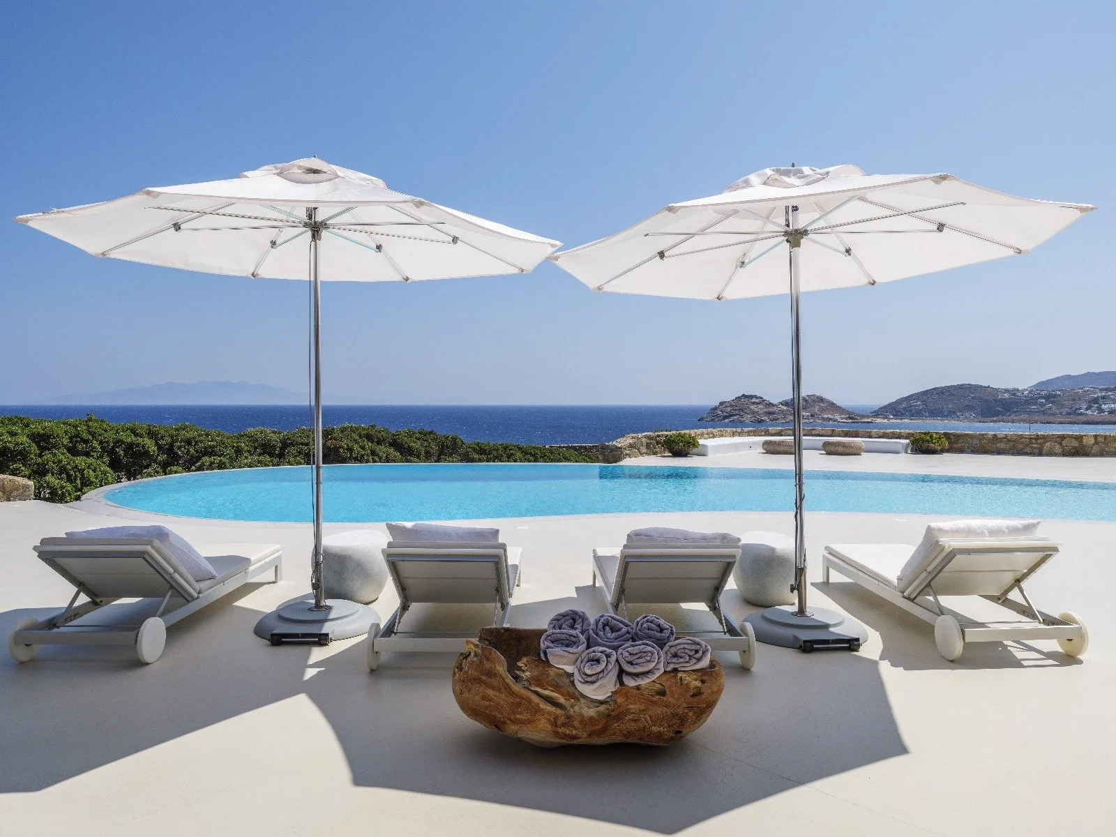 Agave - outside chairs.jpg