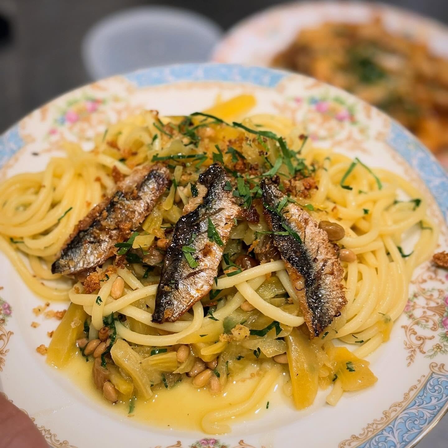 Let&rsquo;s show this fishy dish some looooove this weekend. 🐟 she&rsquo;s sweet, she&rsquo;s salty, and soooo decadent. 

Bucatini con le Sarde. Sardines, Fennel, Golden Raisins, Pine Nuts, White Wine, Breadcrumbs. 

#conlesarde #freshpasta #bucati