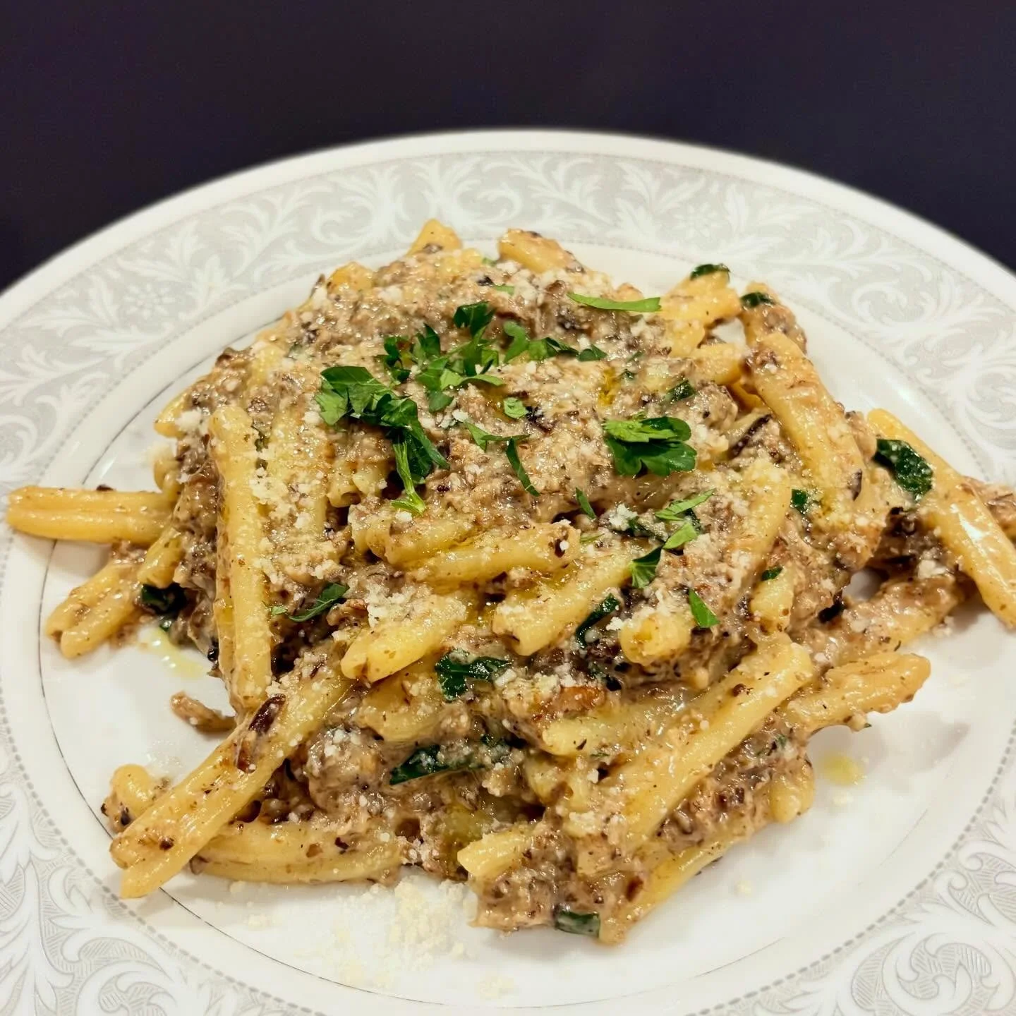 We are loving this mushroom dish this week!! Maybe pair it with some roasted garlic focaccia?!🍄&zwj;🟫

Casarecce con Crema di Funghi. Mixed mushrooms, Butter, Cream, Thyme, Grana Padano. 
#ambler #shopsmall #freshpasta #cremadifunghi
