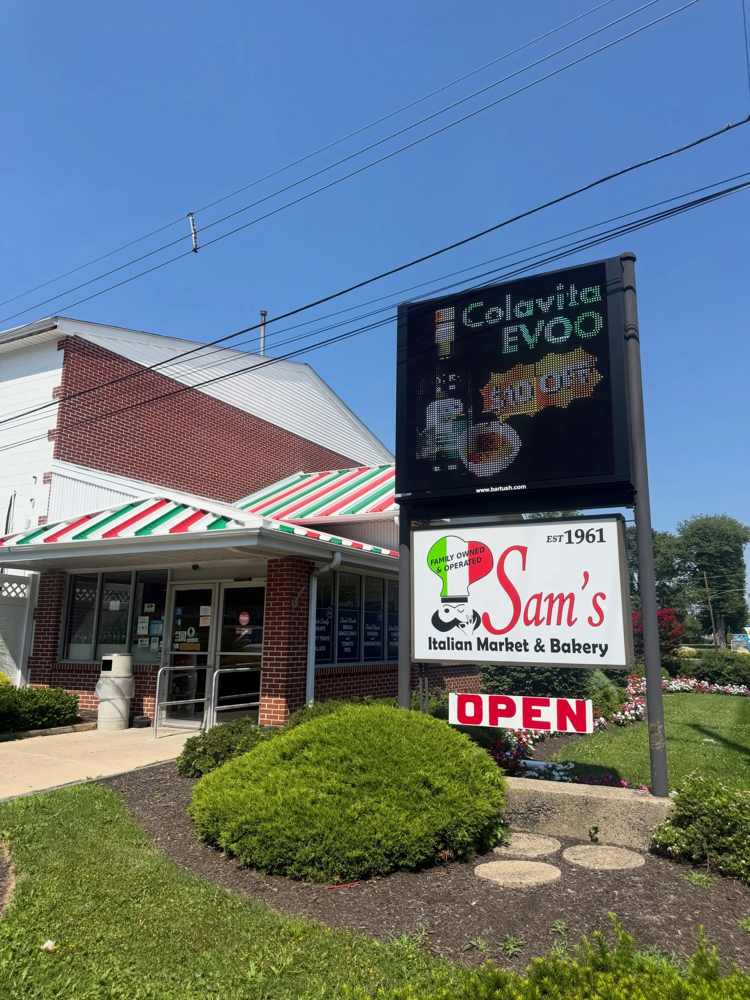 Huge shout out to our retail partners @samsitalianmarket in Willow Grove!! 🍝

Family run since 1961 and they do it all in house.. homemade sauces, frozen ravioli and meatballs, prepared family meals, lasagnas, Italian breads and tomato pies baked fr