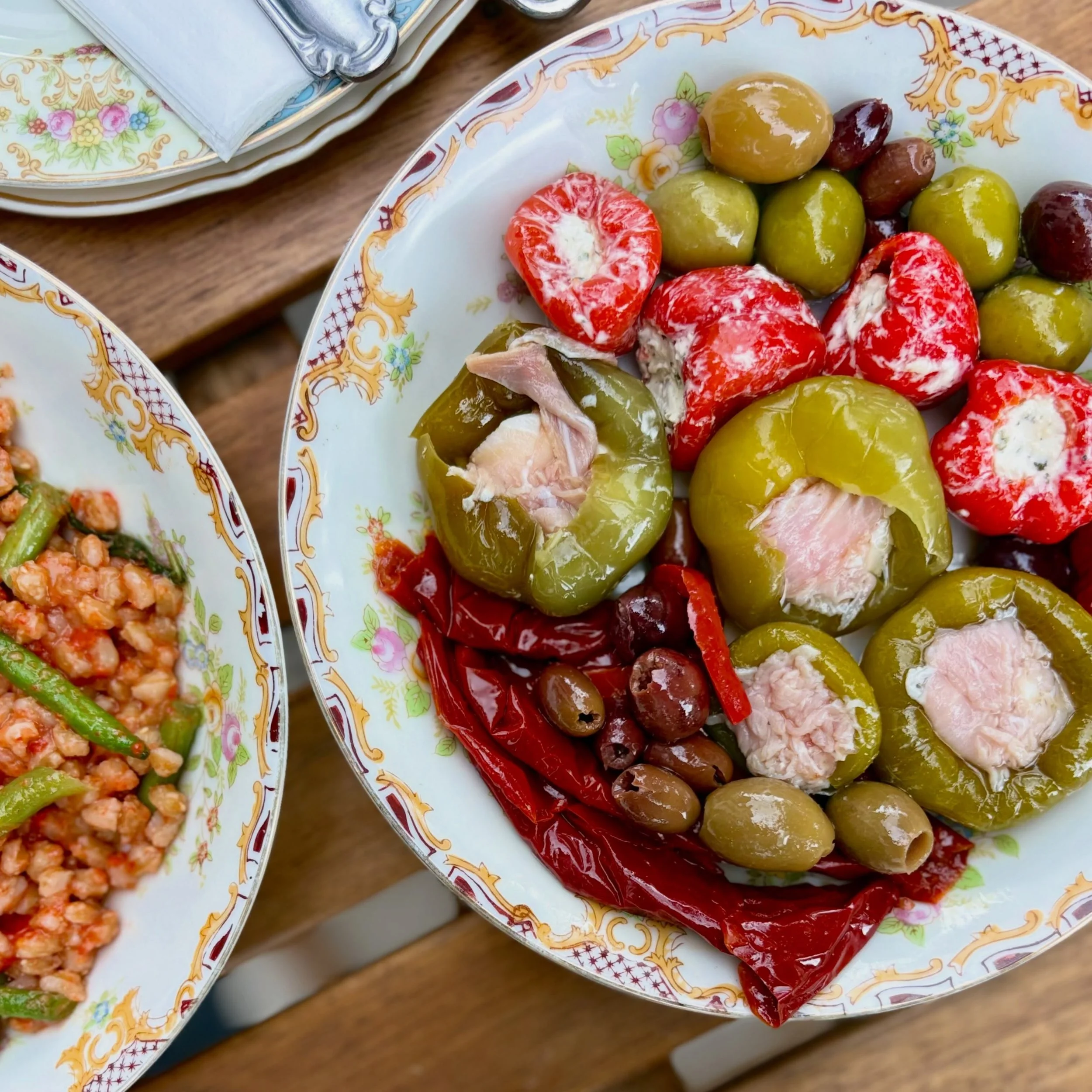 Contorni + Insalata!

Today we&rsquo;re shining the spotlight on a few of our loyal, delicious side dishes. Italy is known its amazing cuisine, but contorni (side dishes consisting of cooked veggies &amp; salads) are often celebrated as the main attr