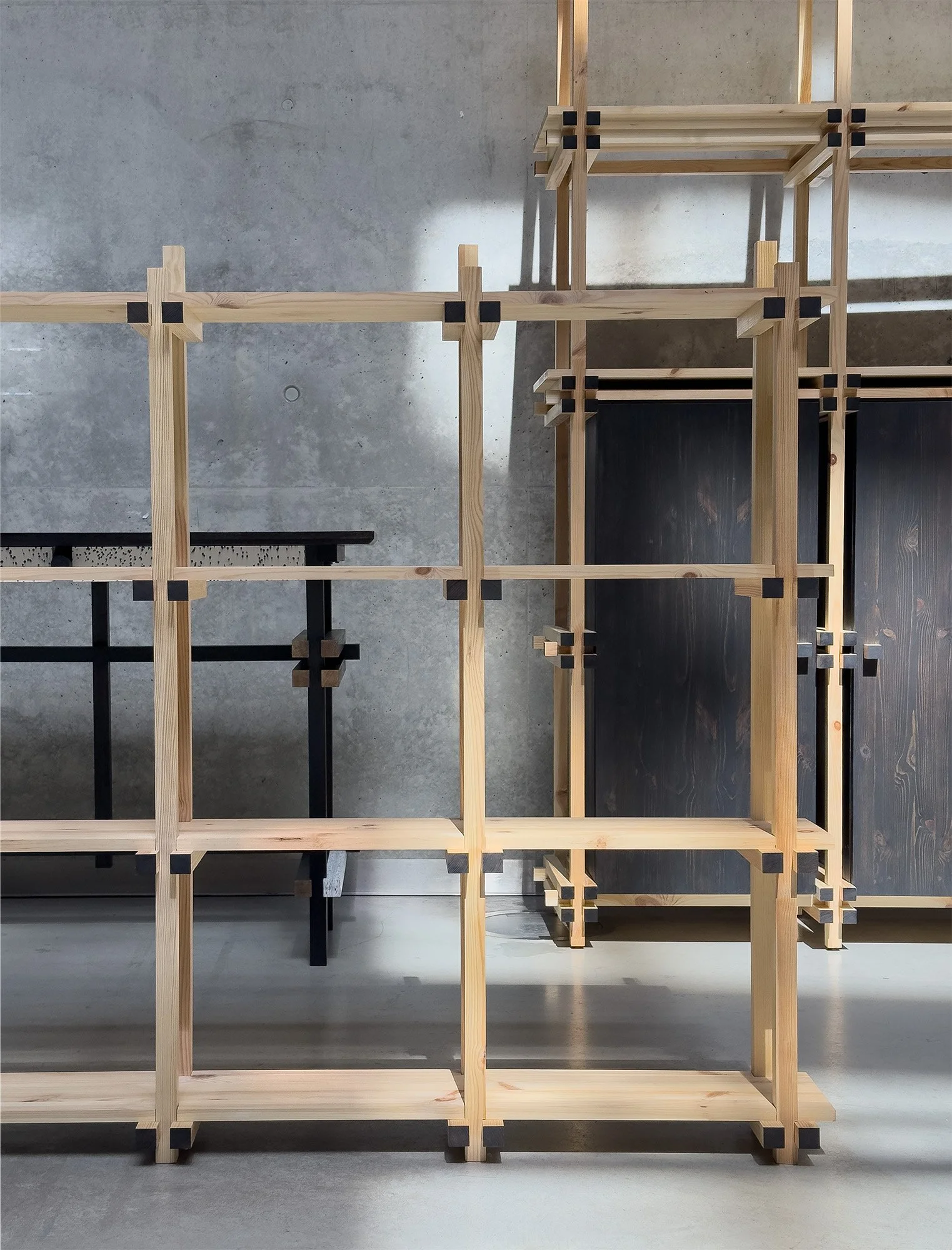 ONE-OFF MEBEL