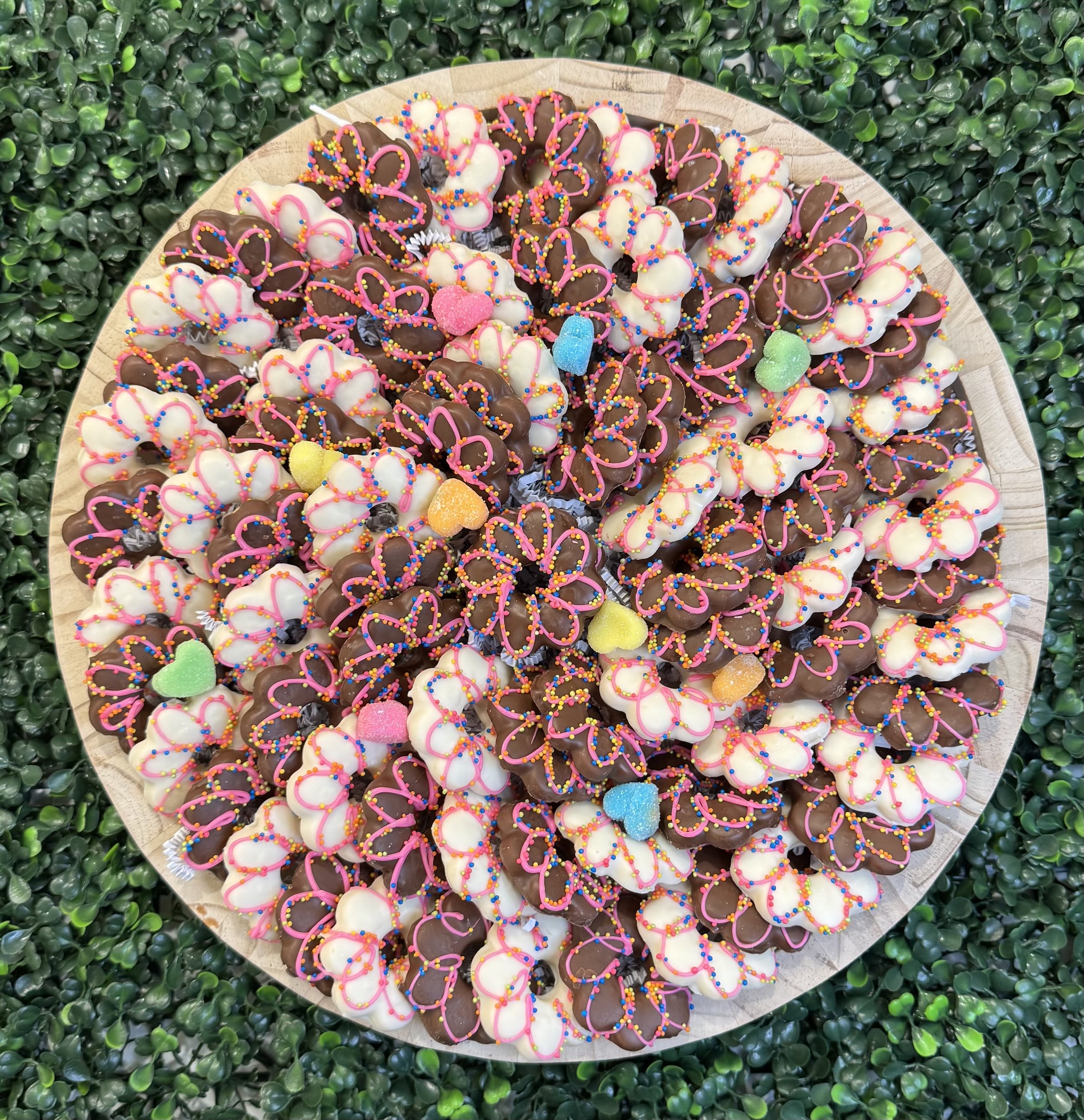 oh-happy-day-chocolate-dessert-tray-collection-05.jpeg
