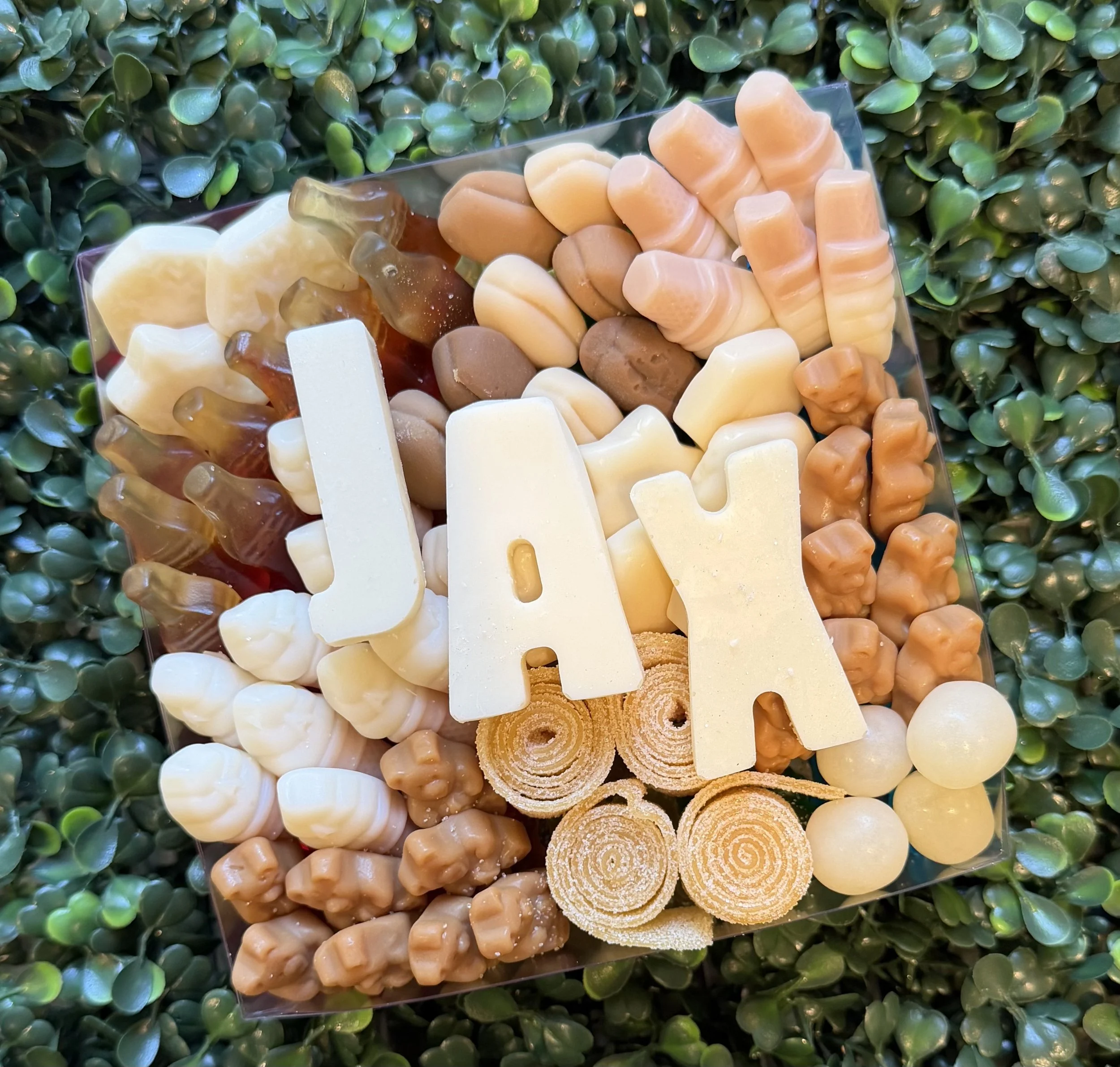 oh-happy-day-gummy-board-mini-favors-04.jpeg
