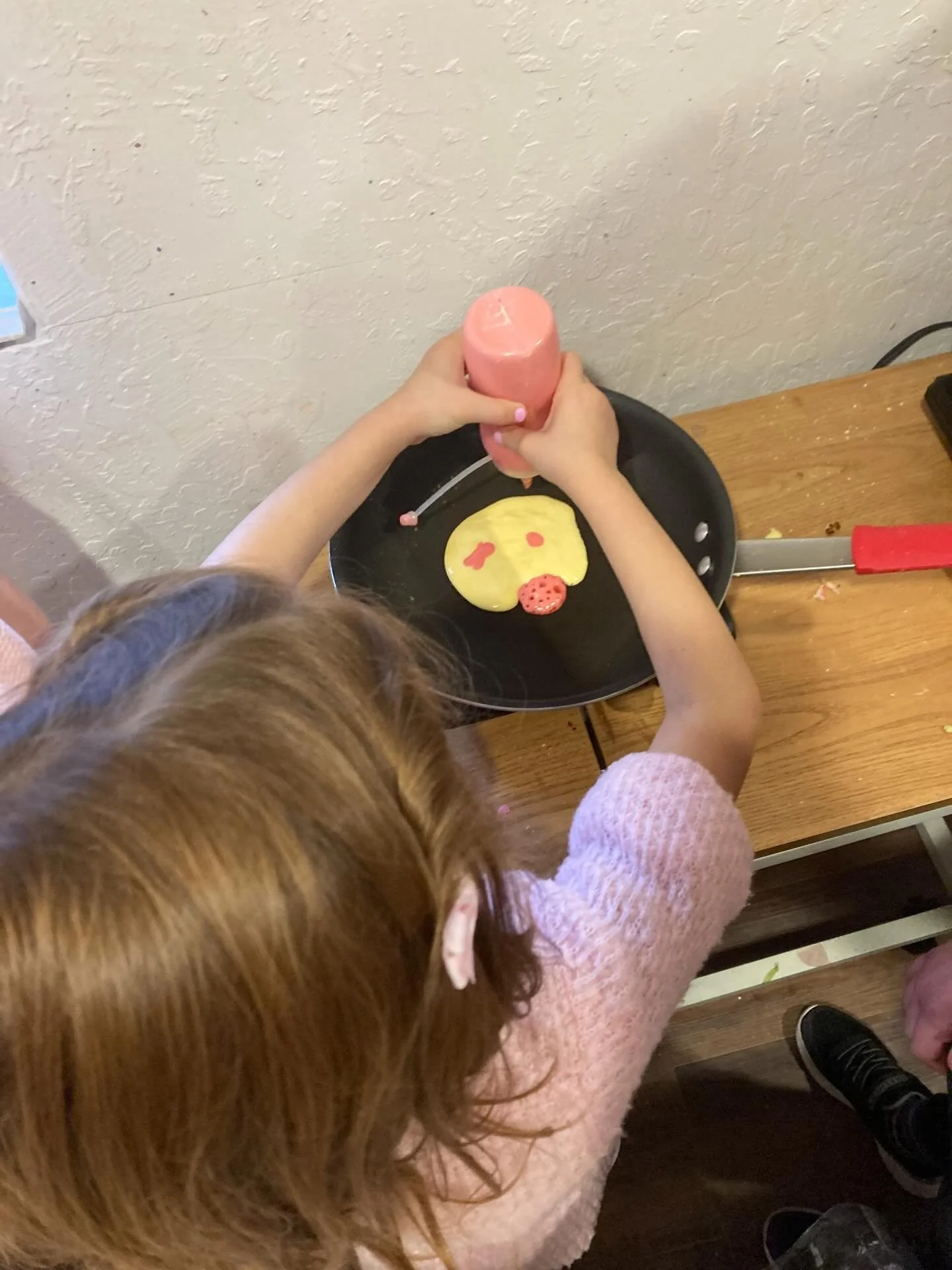 Edible Art class in pictures. Kids just love to make their own food and decorate it (and eat it). 
Our next class is on Friday at 3.30 pm. 
Sign up at https://creativeartandclay.com #edibleart #art #cookingclasses #classes #artclasses #artstudionearm