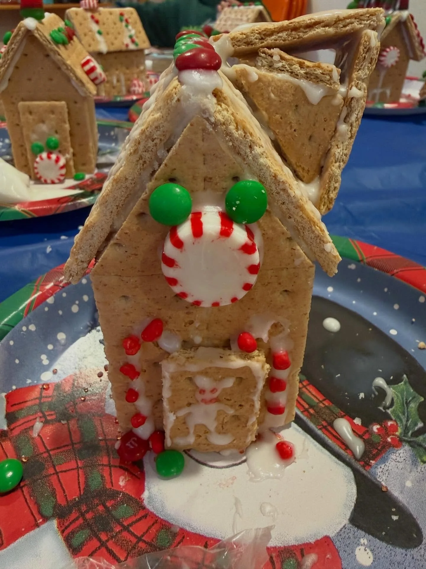 Gingerbread decoration with tons of sugar and creativity 🙂 #juniorchef #edibkeart #art