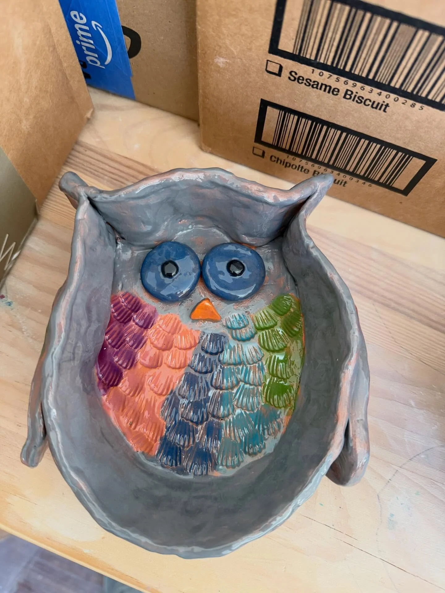 Beautifully made and glazed pottery owl. #pottery #potteryclass #potteryclassnearme #sipandclay
