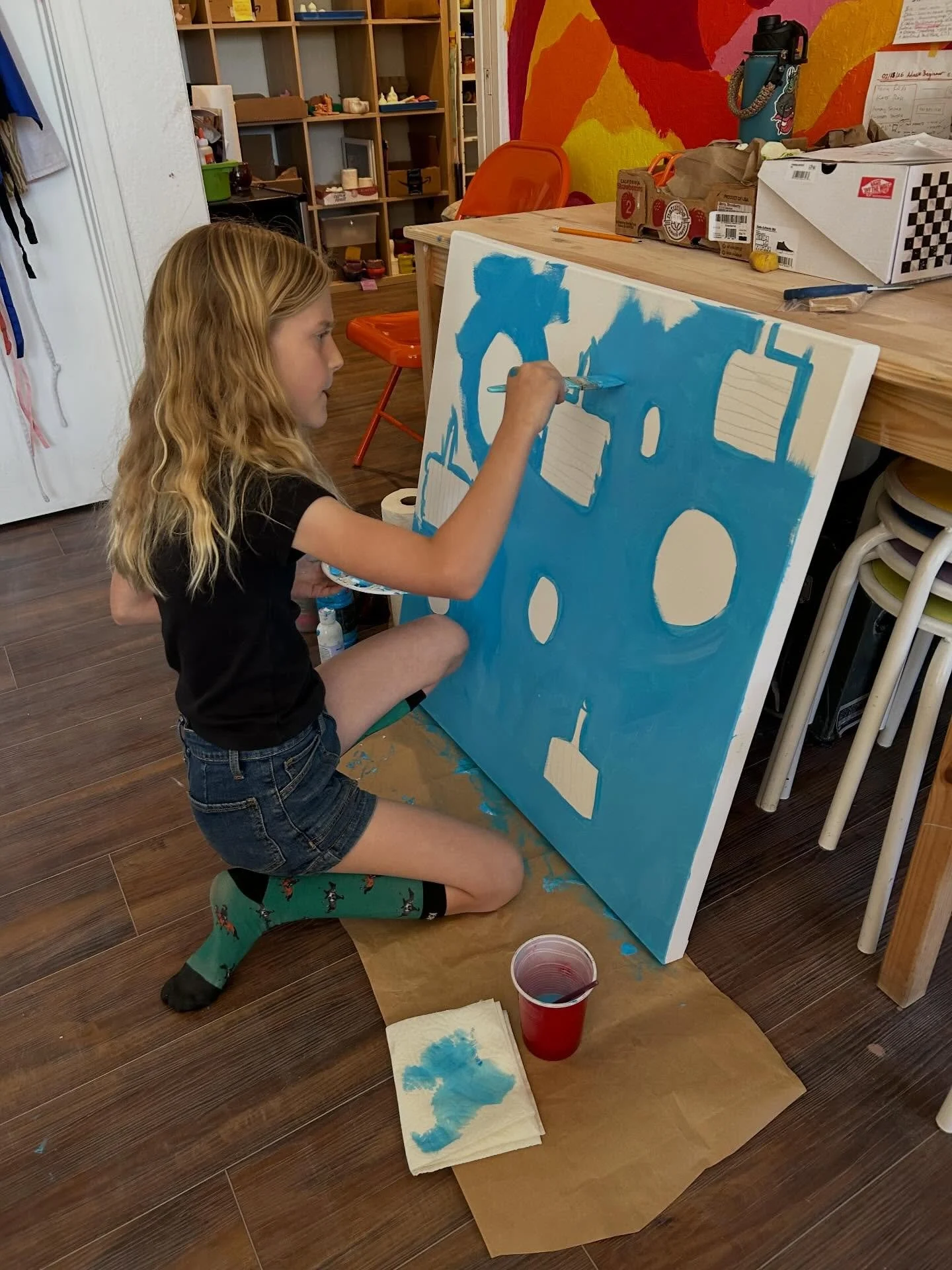 Homeschool class in progress - free expression. #homeschoolclass #artclass #artstudio #creativeactivity