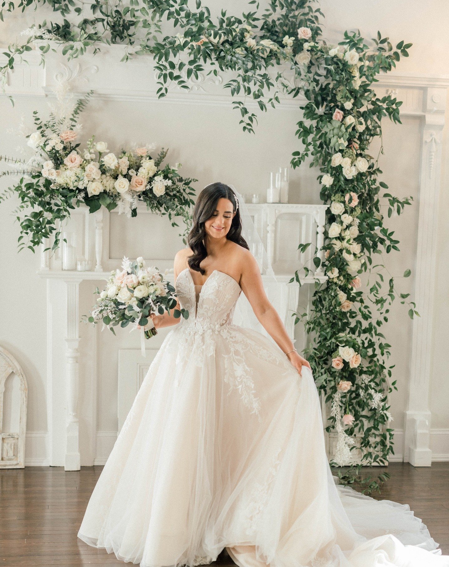 Always beautiful @loch_aerie_mansion thanks to @courtneysimpsonphotography for the spectacular photos.