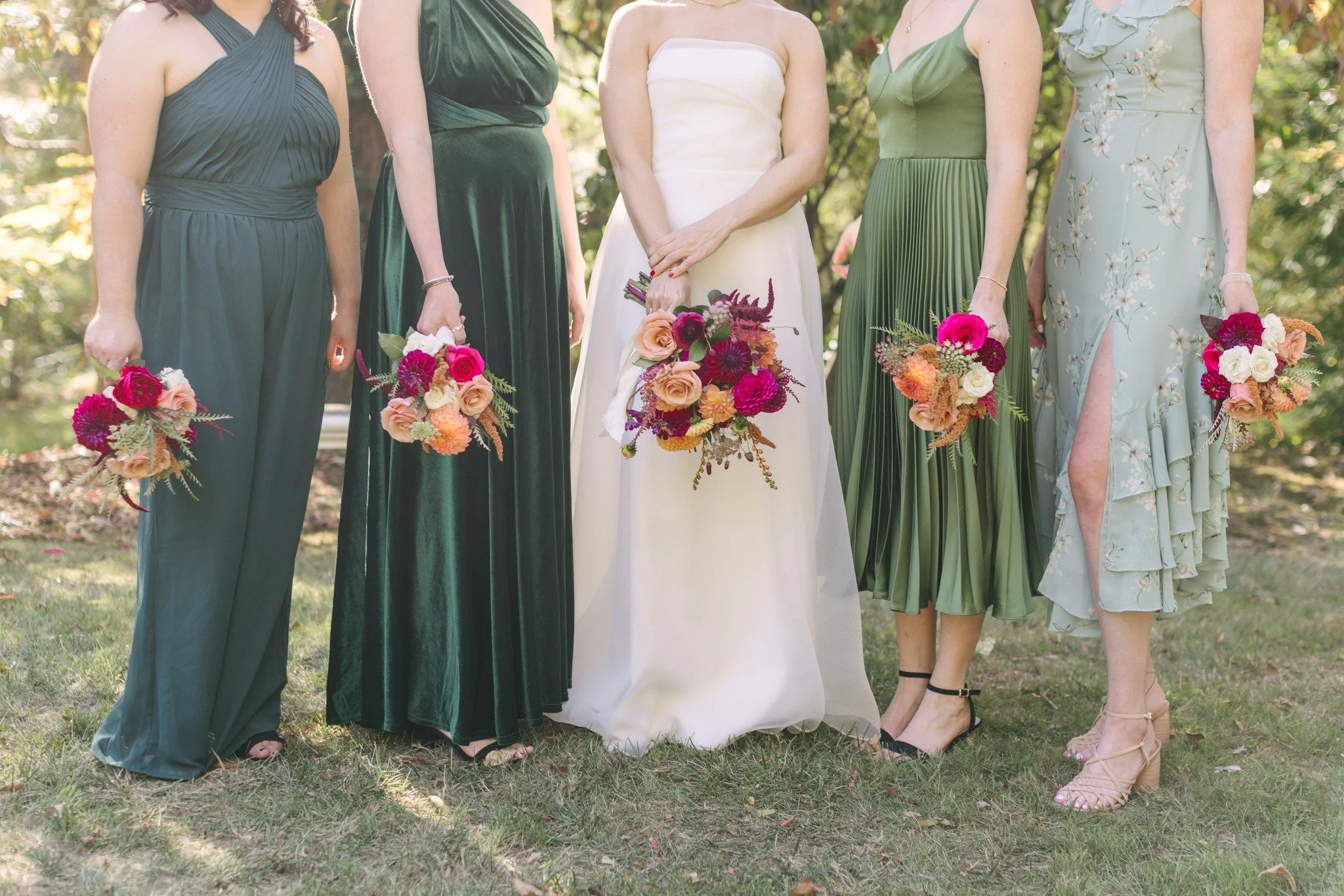 Bridesmaids in green, seems like the perfect time to say GO BIRDS!🦅💚