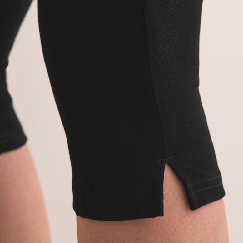 Next Black Capris