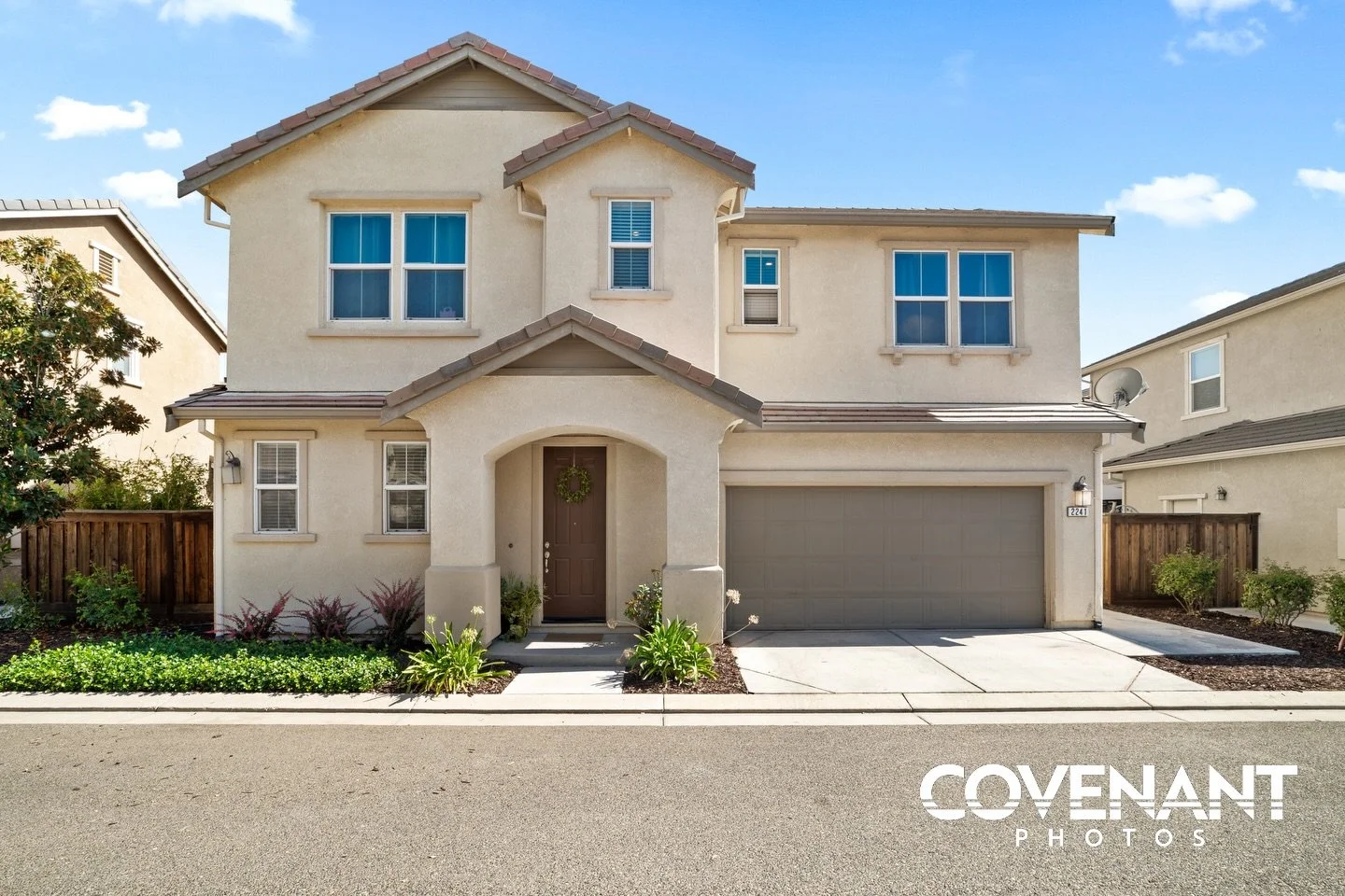 Use Covenant Photos for all your photography needs!✨

#realestatephotographers #centralvalleyphotographer #riverbankca