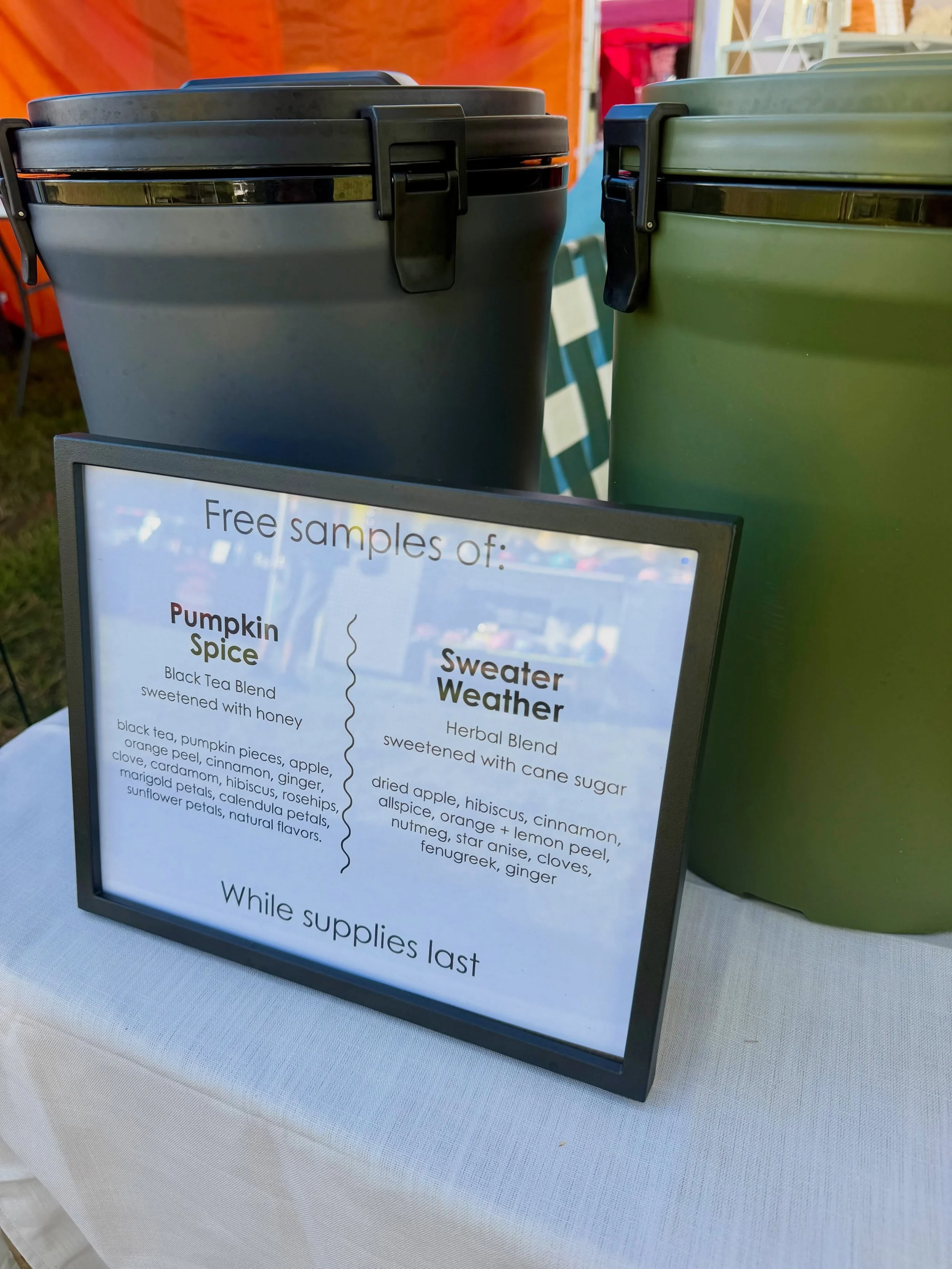 We are back at Wickham Park today from 10-4 for the Melbourne Art &amp; Craft Expo and it looks to be a beautiful day! ☀️

Samples of the day are: Pumpkin Spice (black tea blend) and Sweater Weather (herbal blend)

#thetealibrary #floridafall #loosel