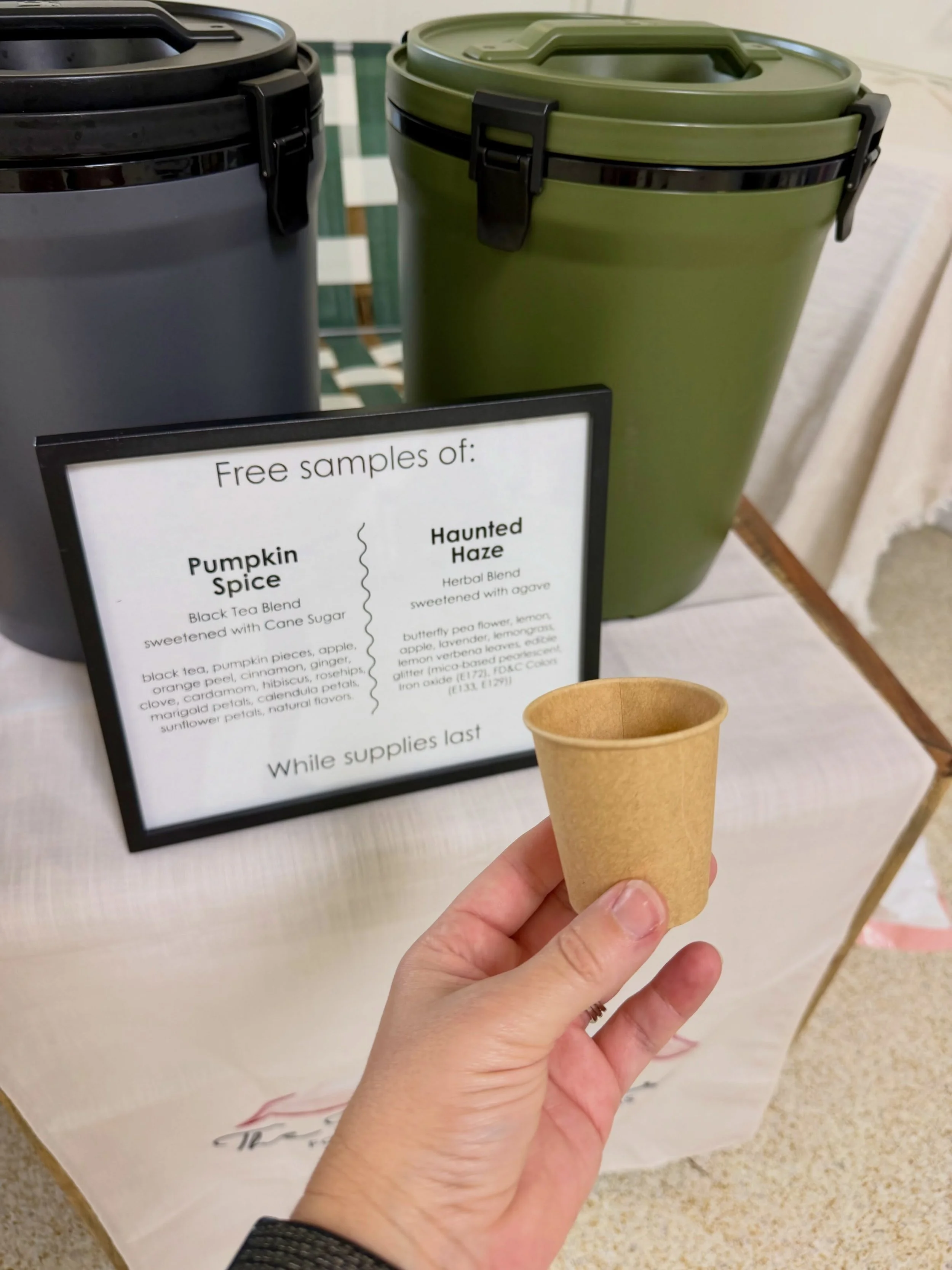 TWO samples today at @cranecommunitymarket !

🎃 Pumpkin Spice - Black tea blend
👻 Haunted Haze - Herbal blend 

I&rsquo;ll be here from 11-3 🧡

#thetealibrary #cranecommunitymarket #looseleaflove #sundaymarket #supportlocal