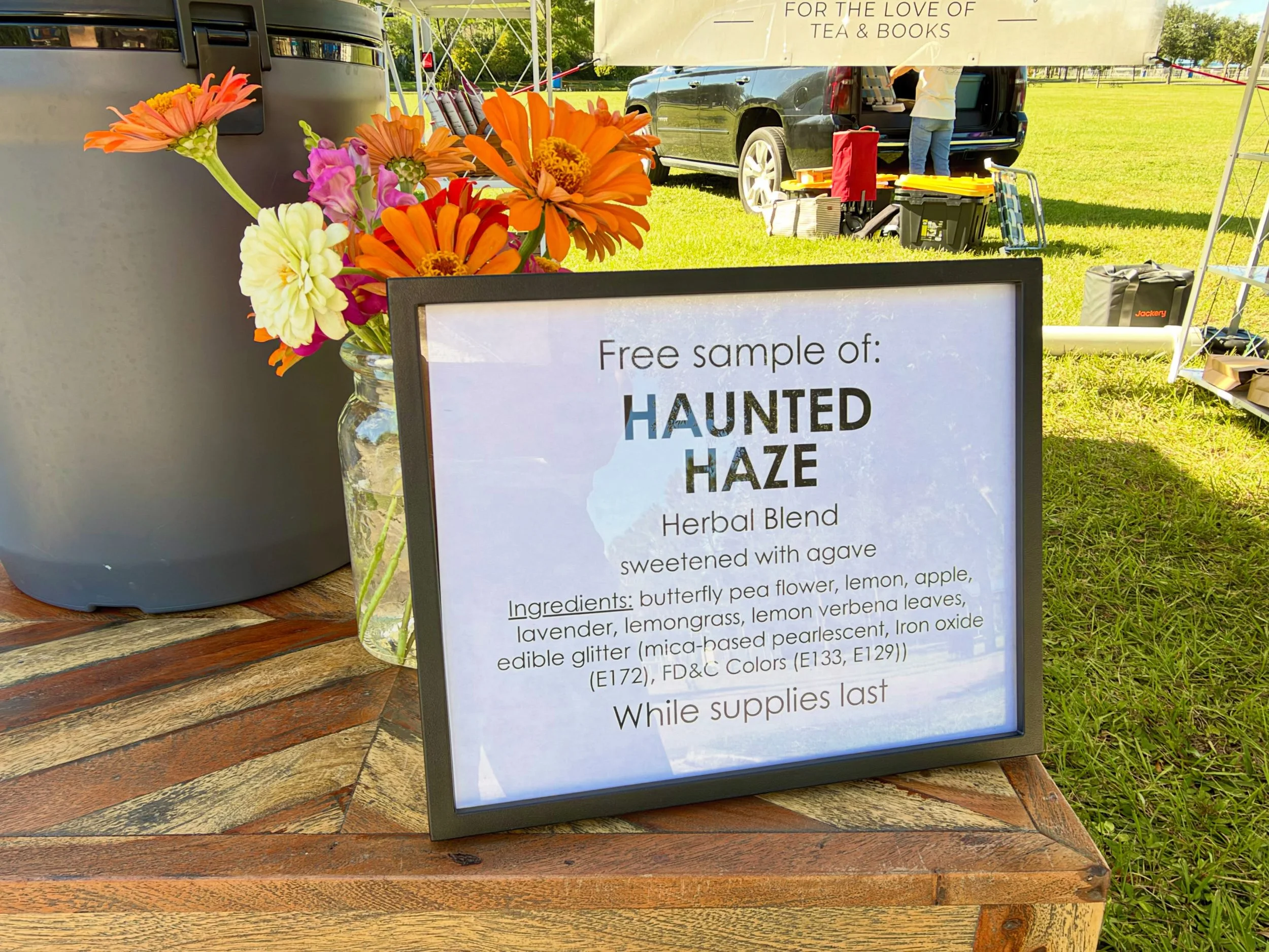It&rsquo;s my last market before Halloween! 🎃👻 

Make sure to come get your bag of Haunted Haze TODAY before it&rsquo;s gone for the season!

📍Max K Rodes Park
⏰ 4pm-8pm

#thetealibrary #fallmarket #halloween #spookytea #looseleaftea