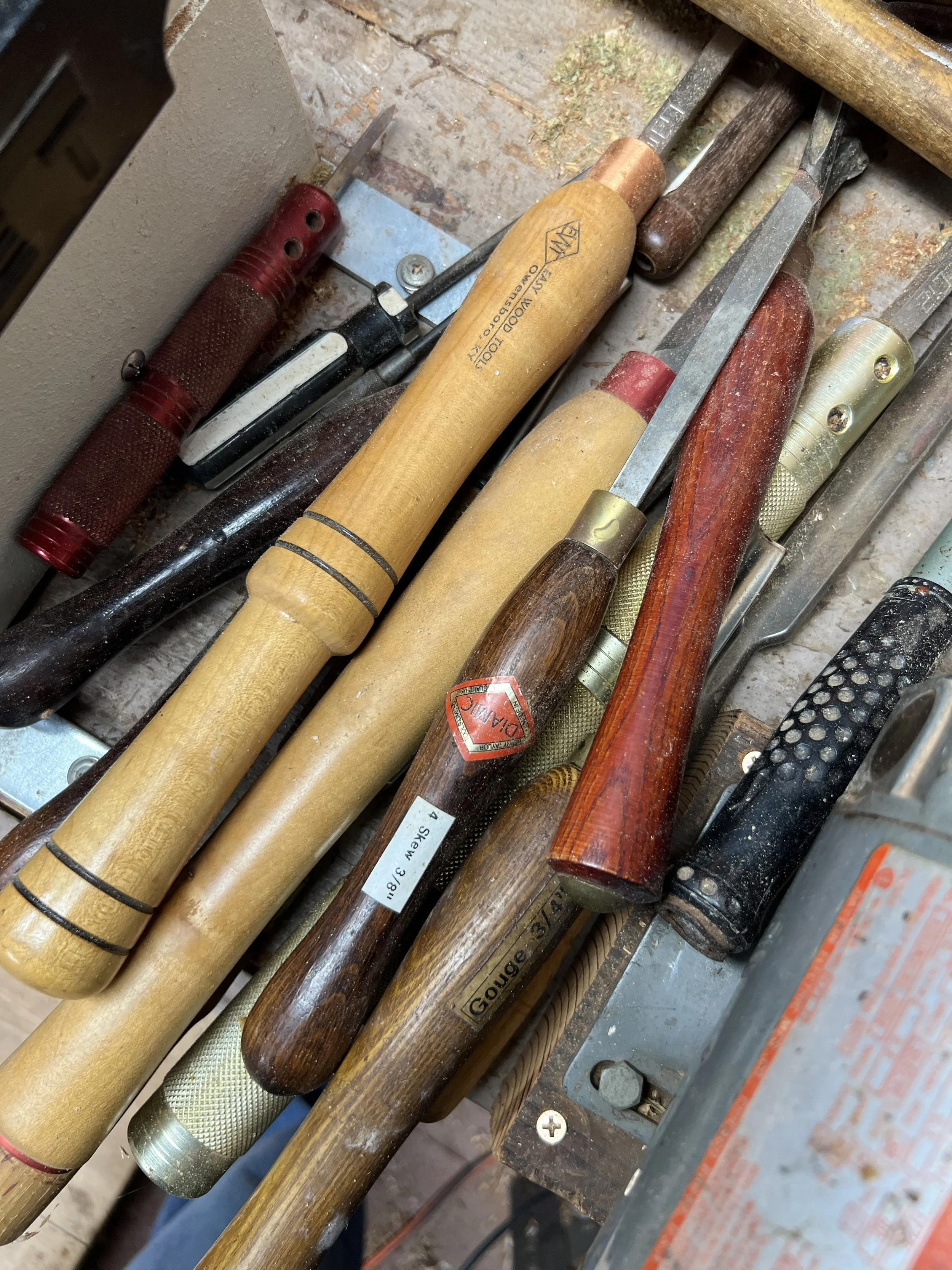Lathe tools, gouges, scrapers, chisels, etc.
