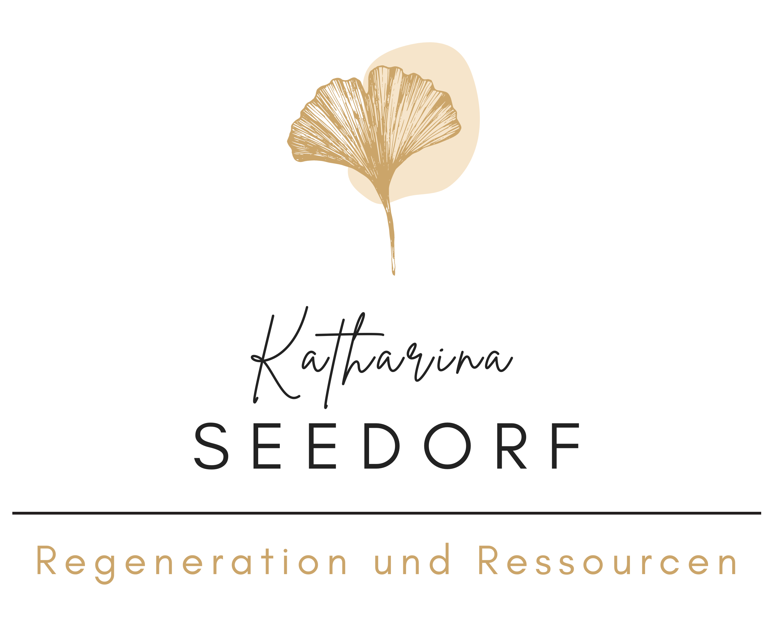 Logo mit goldener Ginkgo-Blatt-Illustration, der Text 'Katharina Seedorf' und die Worte 'Regeneration und Ressourcen' darunter