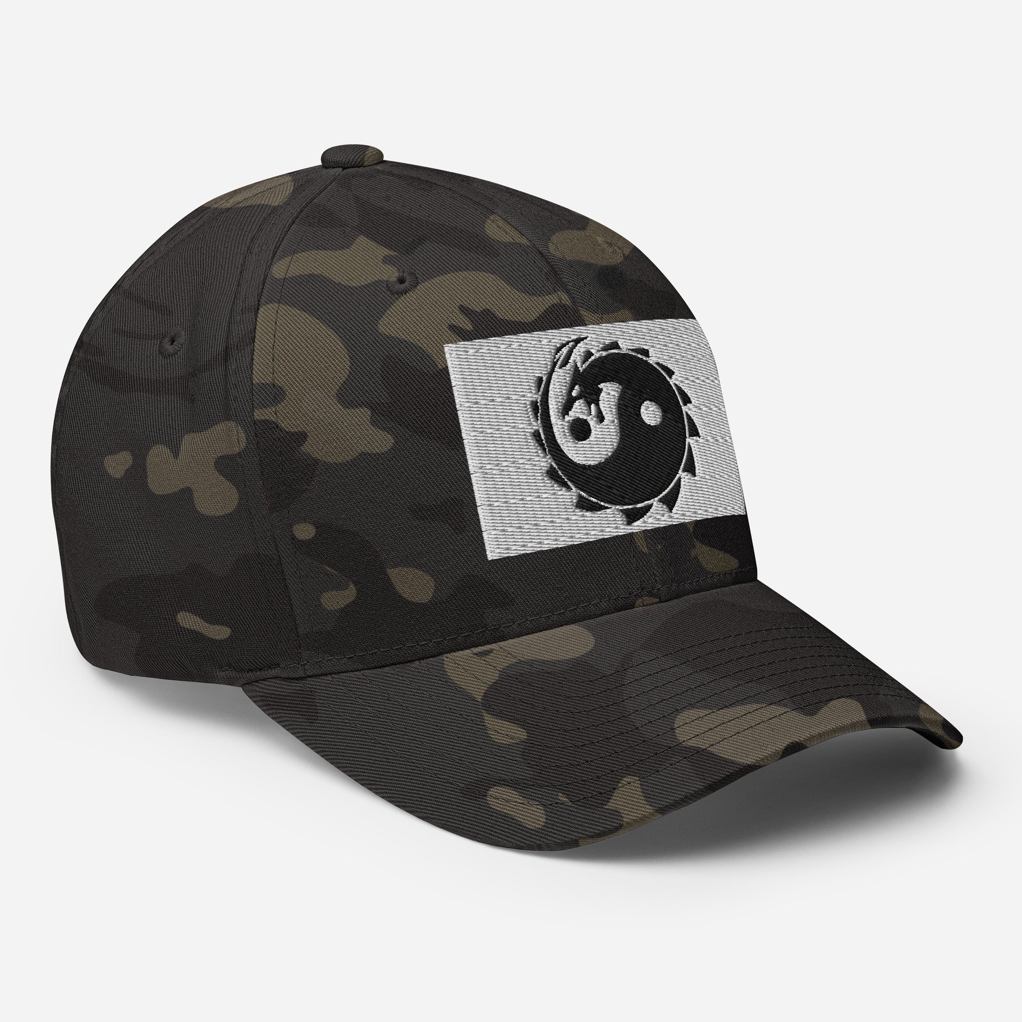 closed-back-structured-cap-multicam-black-right-front-66f2d5802e7b9.jpg