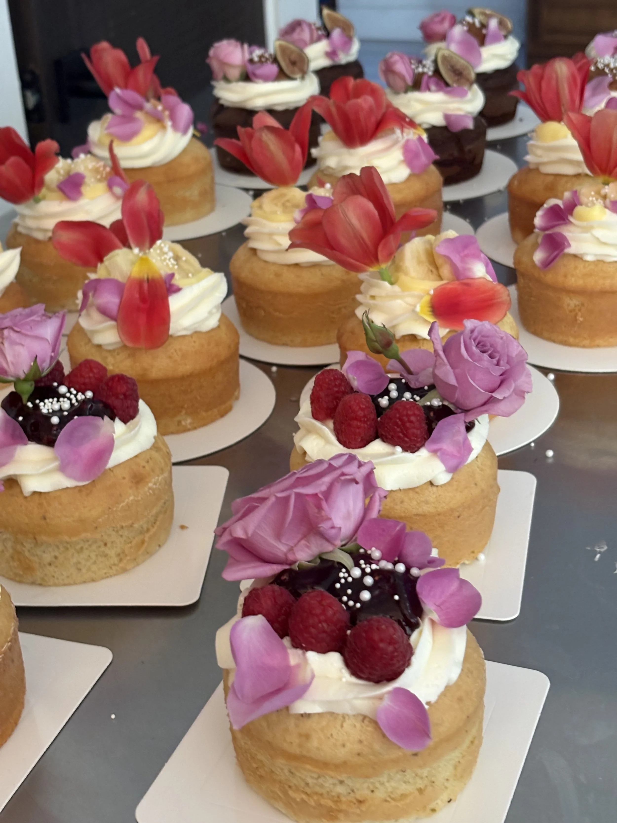 May Cake tasting box