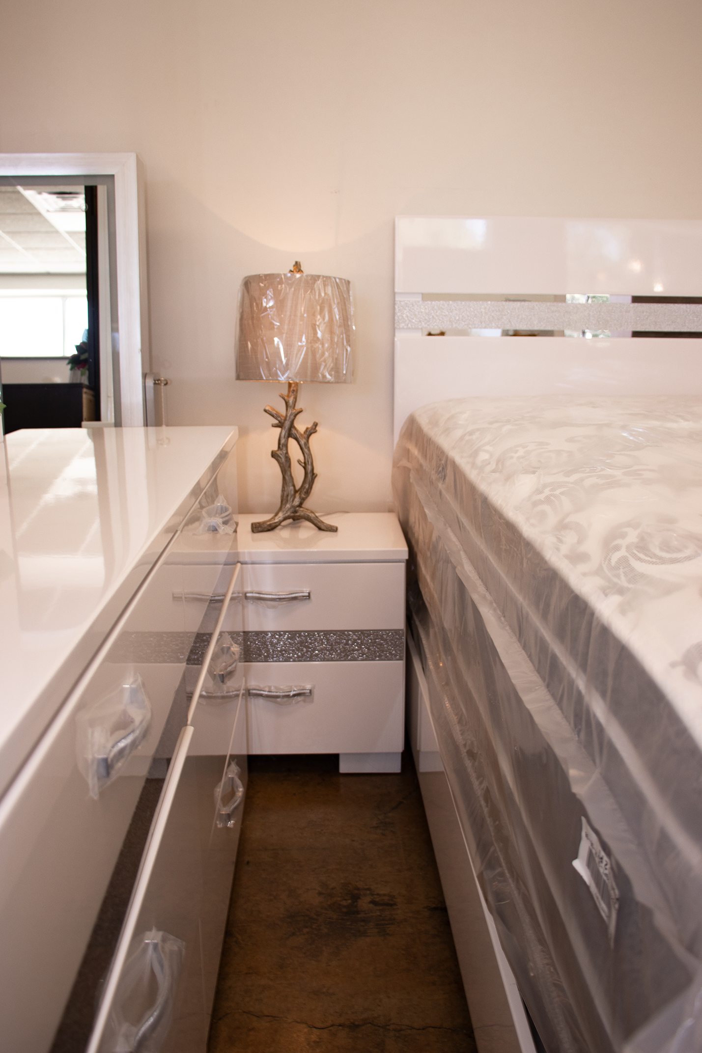 white bed b.png