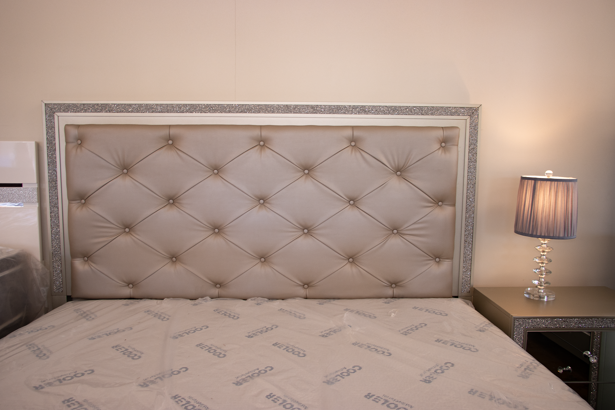 white bed 02.png
