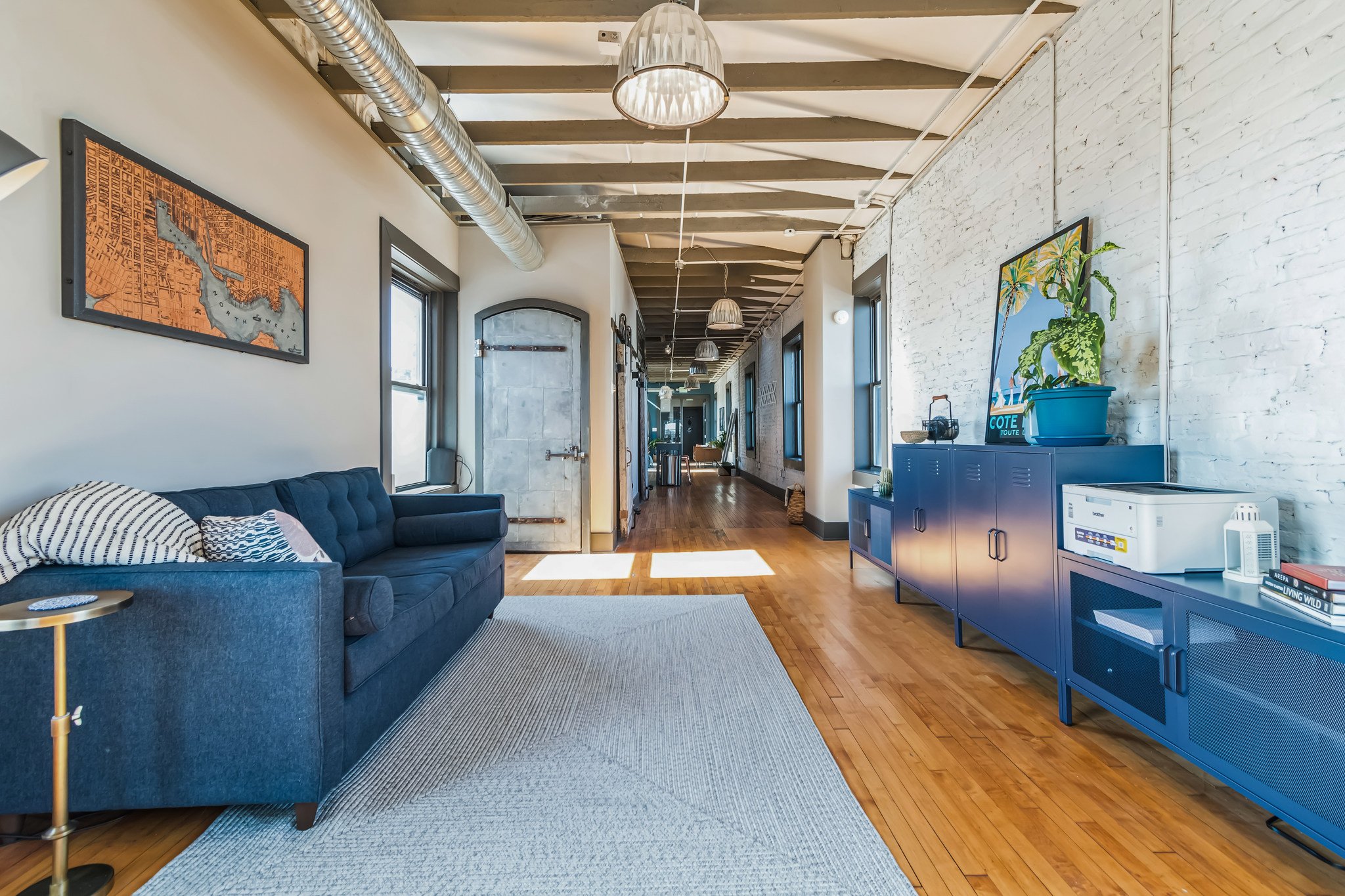 518_S_Conkling_St_Baltimore_MD_21224_USA-Living_room-DSC_6005.jpg