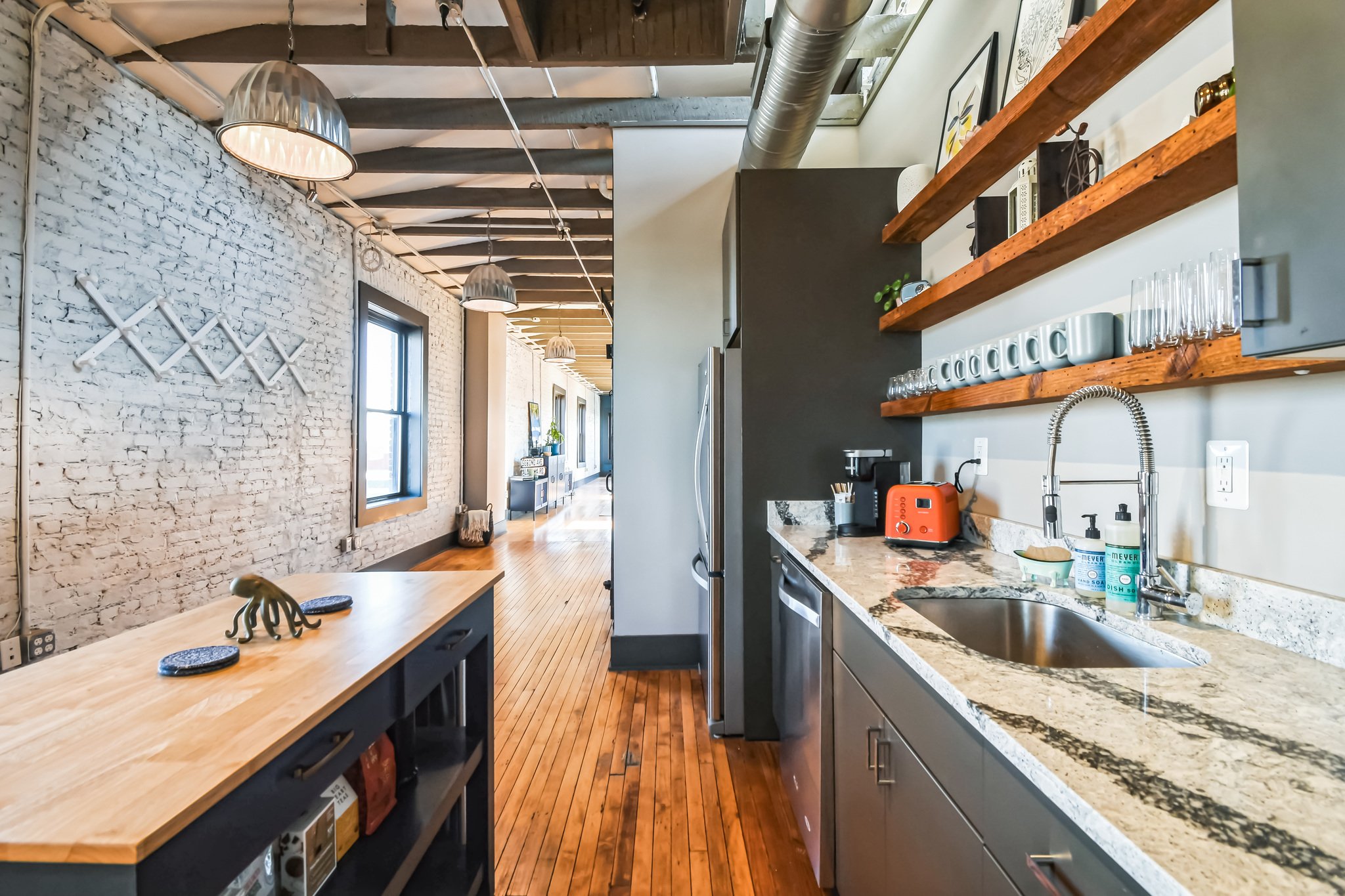 518_S_Conkling_St_Baltimore_MD_21224_USA-Kitchen-DSC_5970.jpg
