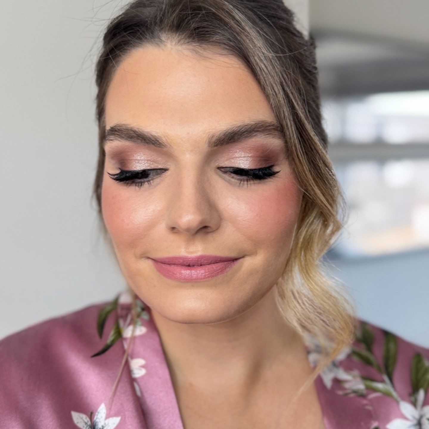 Bridesmaid pinks - love a soft eye with a glowy blush ✨