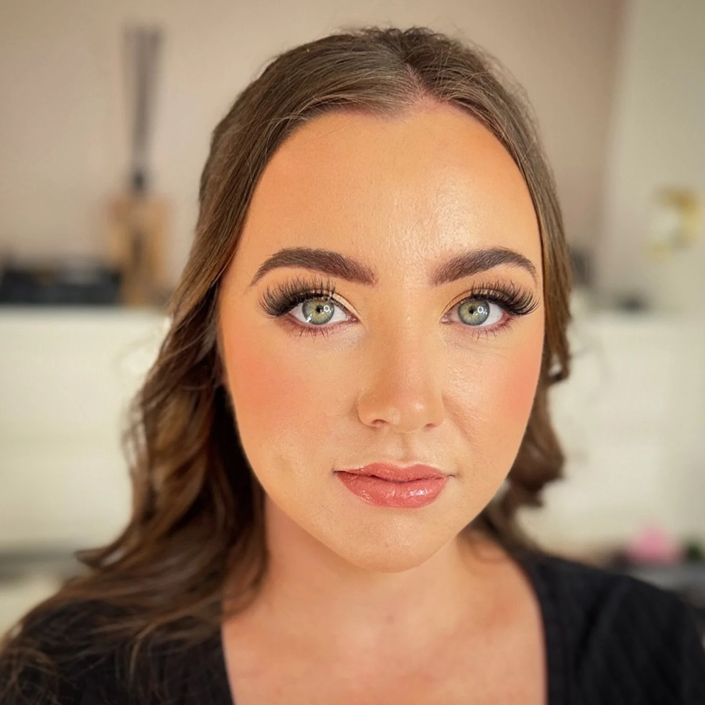 Lauren looking sensational this morning - eyes that truly pop ✨