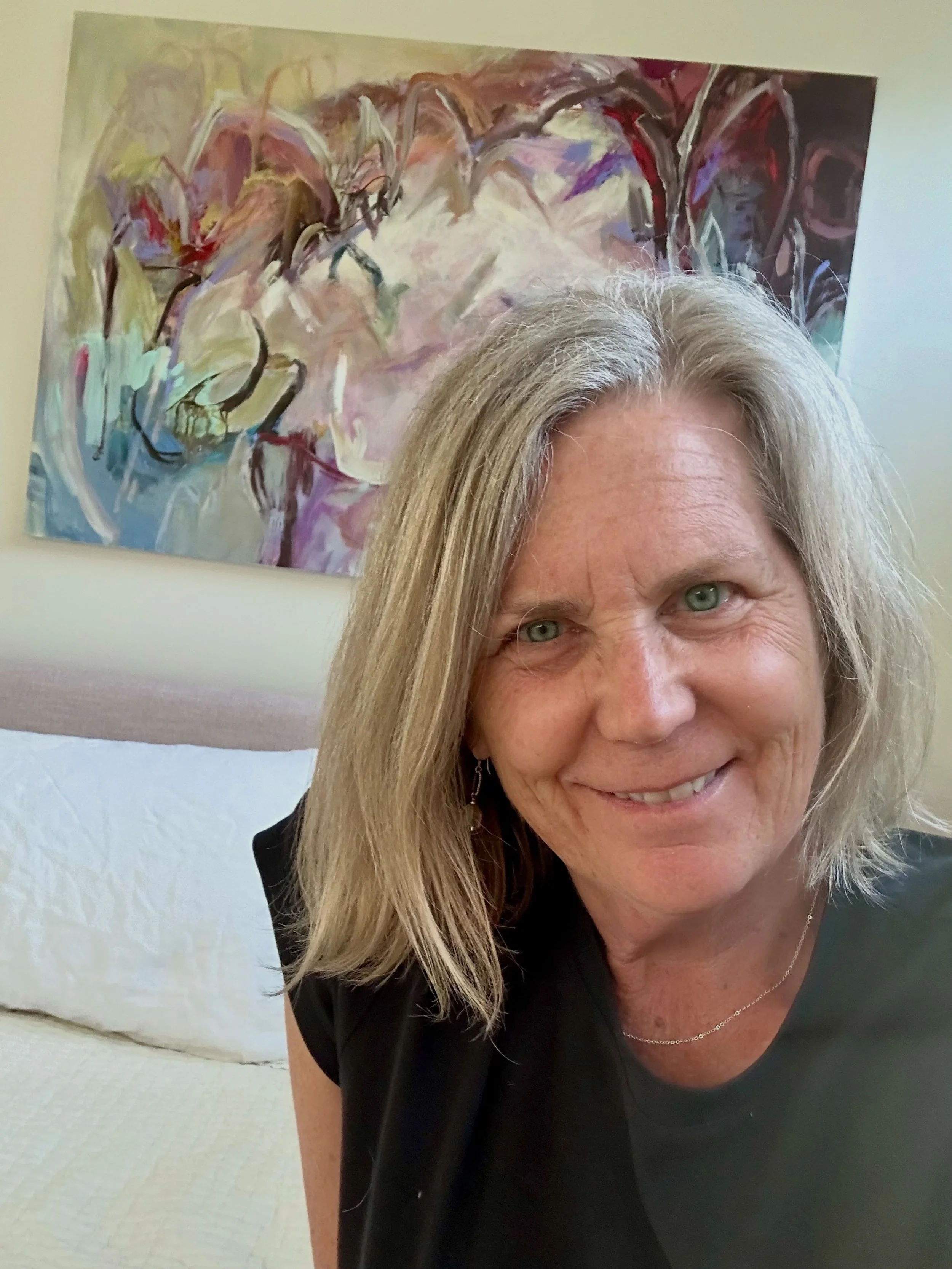 Lately has been full in the best ways.

New 1:1 clients, deep conversations, ocean air, flowers everywhere, friendship, and lots of inspiration soaking in.

Taking it all in and feeling really grateful for this season.

#artistlife #saltspringisland 