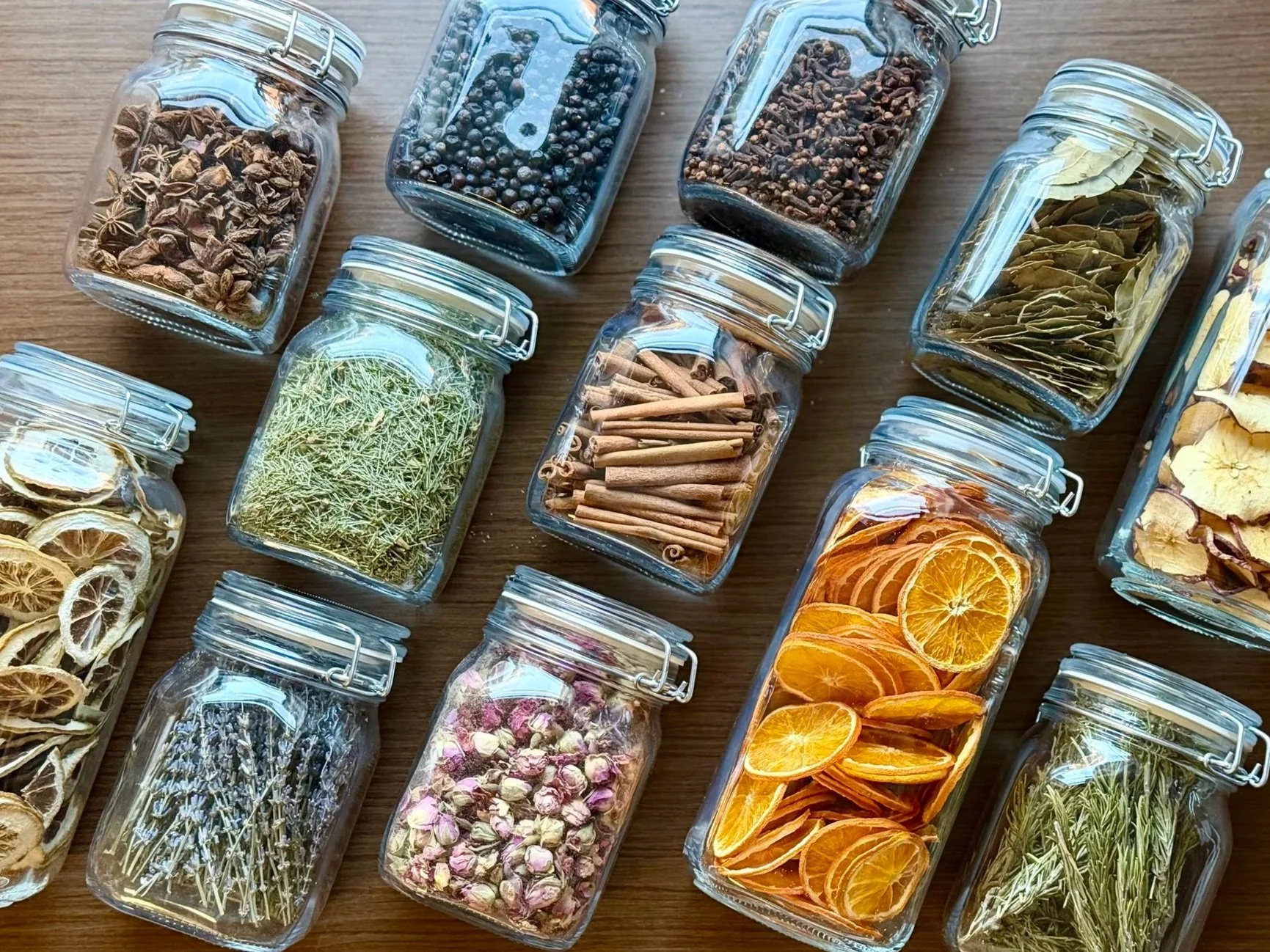 Simmer Pot Recipes: Make Your Home Smell Like the Season