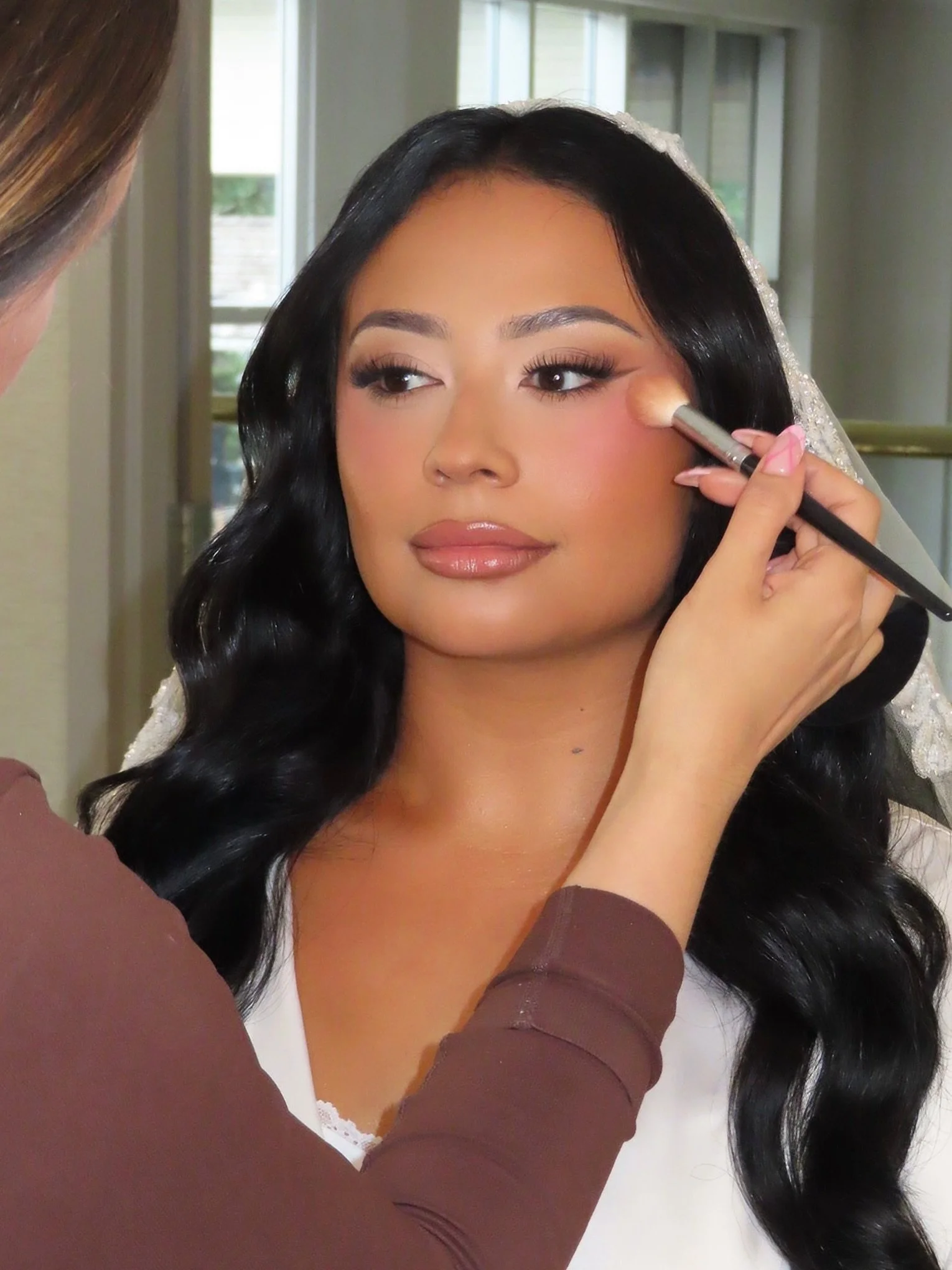 Flash proof glam as good as your favorite filter 💅🏼

key products: 
@toofaced natural nudes palette, born this way concealer 
@makeupbymario master mattes 
@narsissist natural radiant longwear foundation 
@rarebeauty liquid blush 
@tartecosmetics s