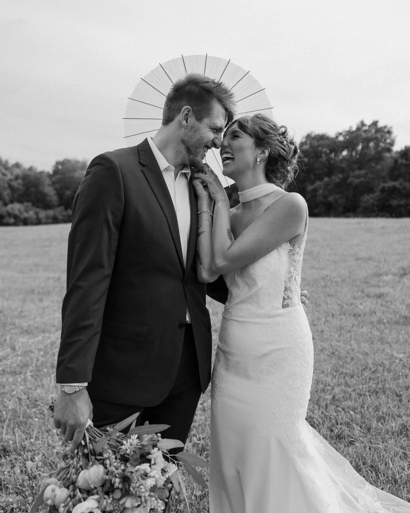 tbh, I had a realllllyyyy hard time choosing what photos to share, so I think there might need to be a part 2 of this joyful day! 
Chloe + Brady forever !!!