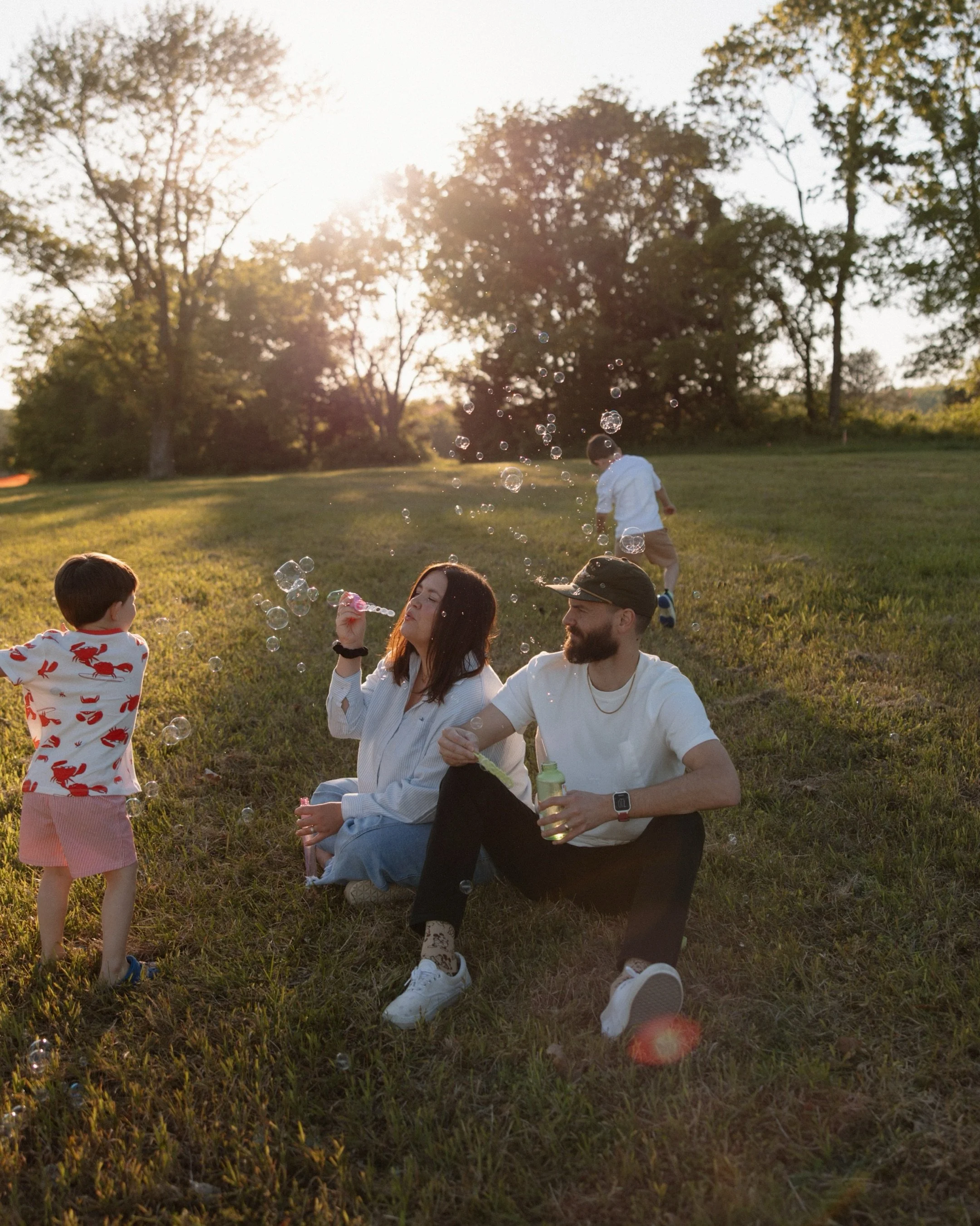 FAMILY PHOTOS SHOULD BE FUN! 

book a family session or a mini session at the link in my bio!