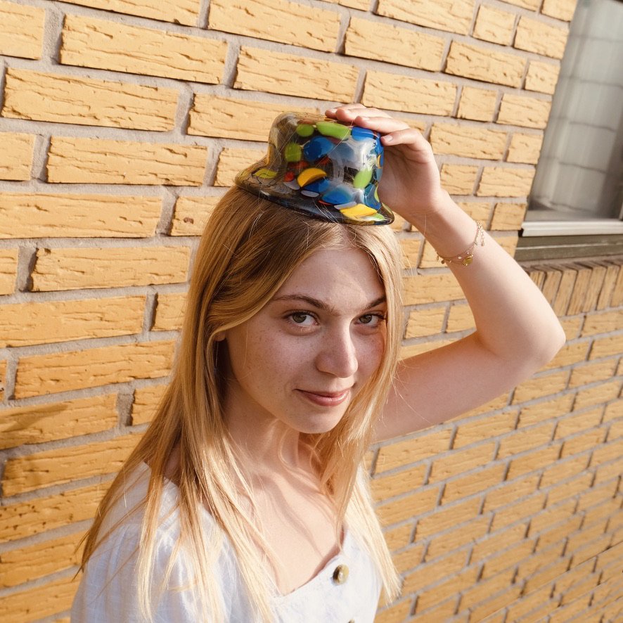 hat clara.jpg