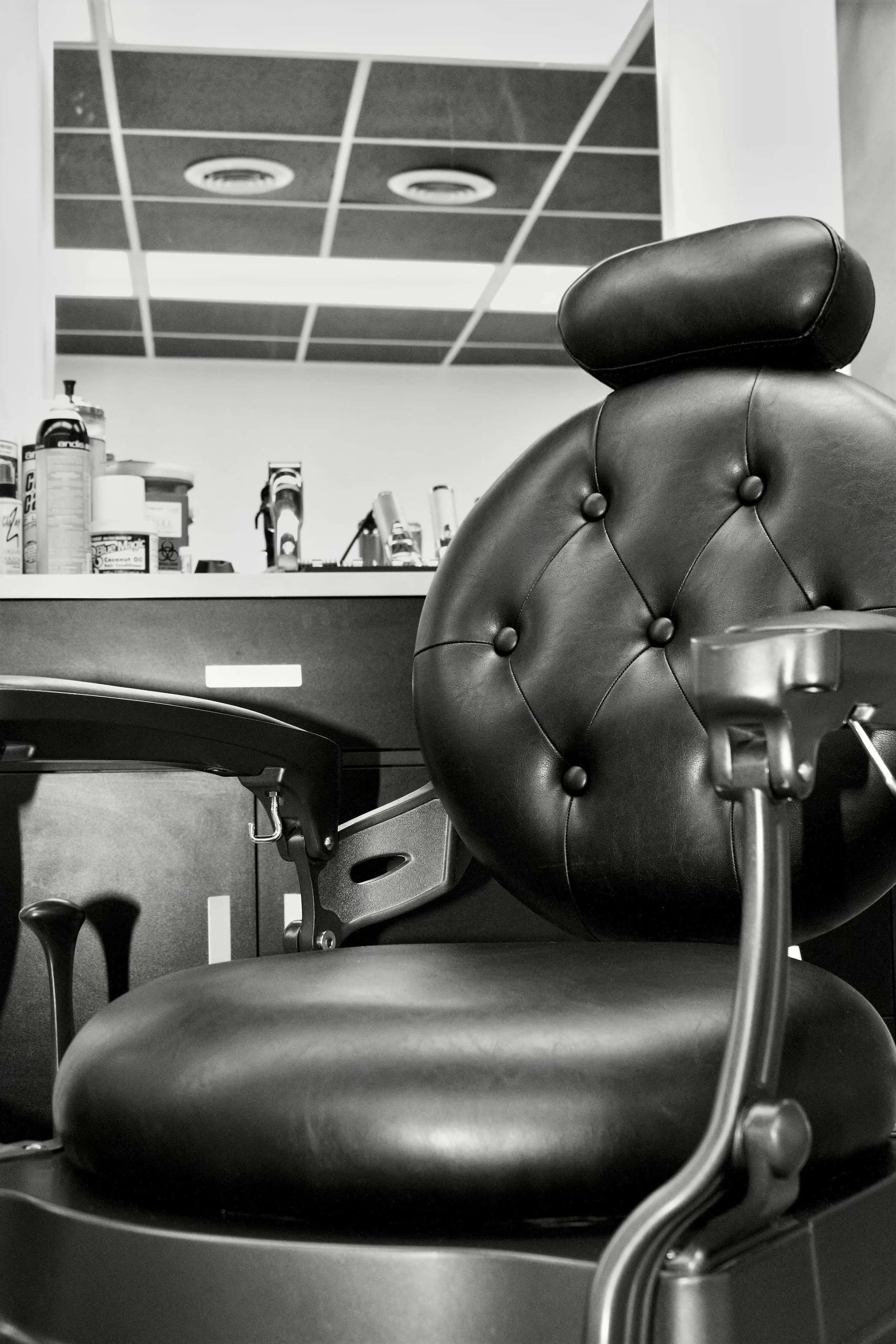 Roya Razee Royal Razor Barbershop