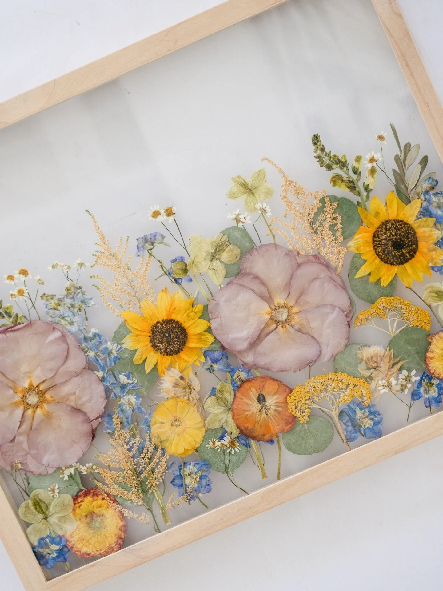 A &ldquo;Meadow Style&rdquo; before &amp; after! Swipe for the before💗🌻

Customers! We would love to see your bouquet pics! DM us if you&rsquo;re interested in being featured💖

&bull;
&bull;
&bull;

#utahfloralpreservation #bouquetpreservation #pr