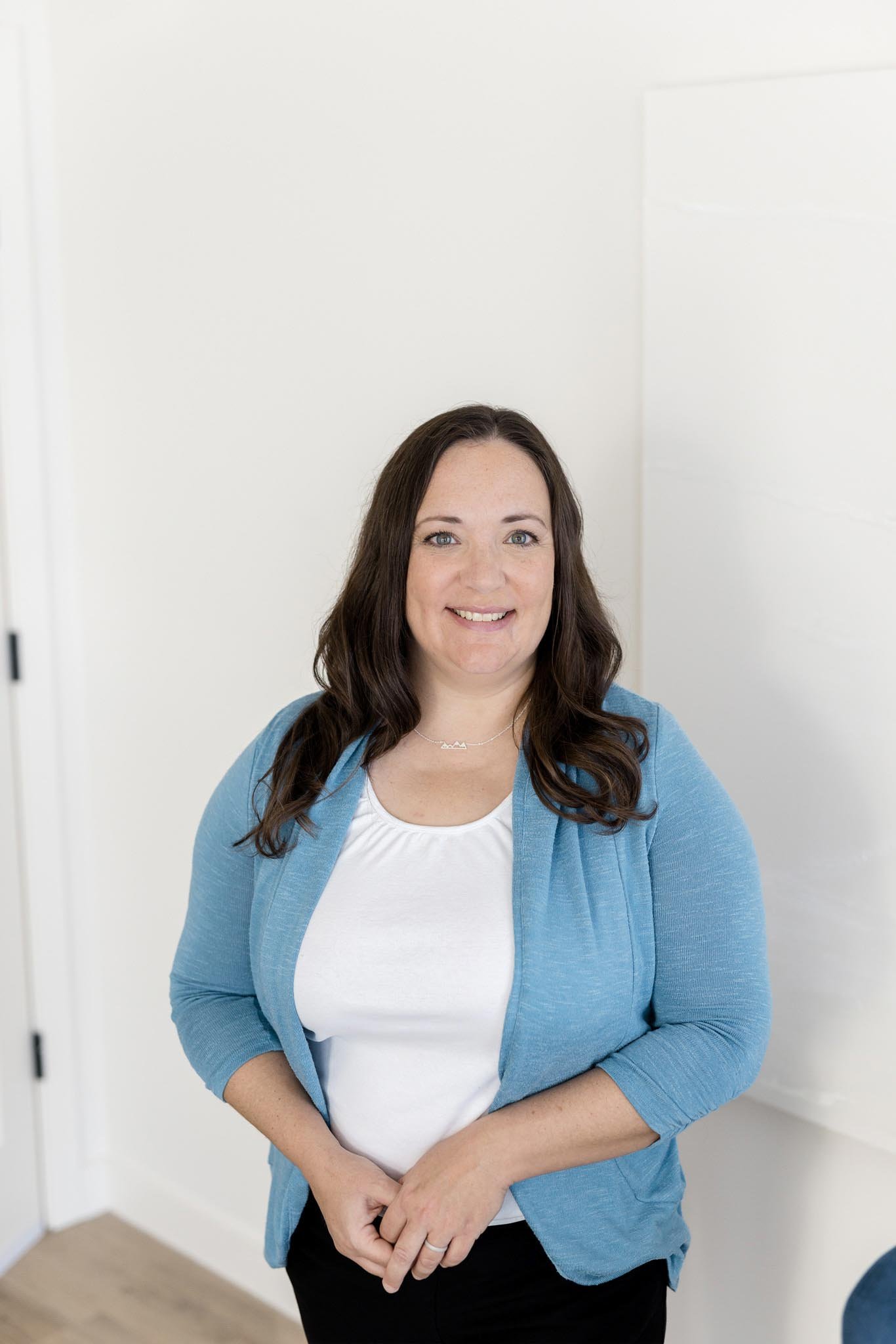 Calgary psychologist providing supportive guidance for overcoming social anxiety