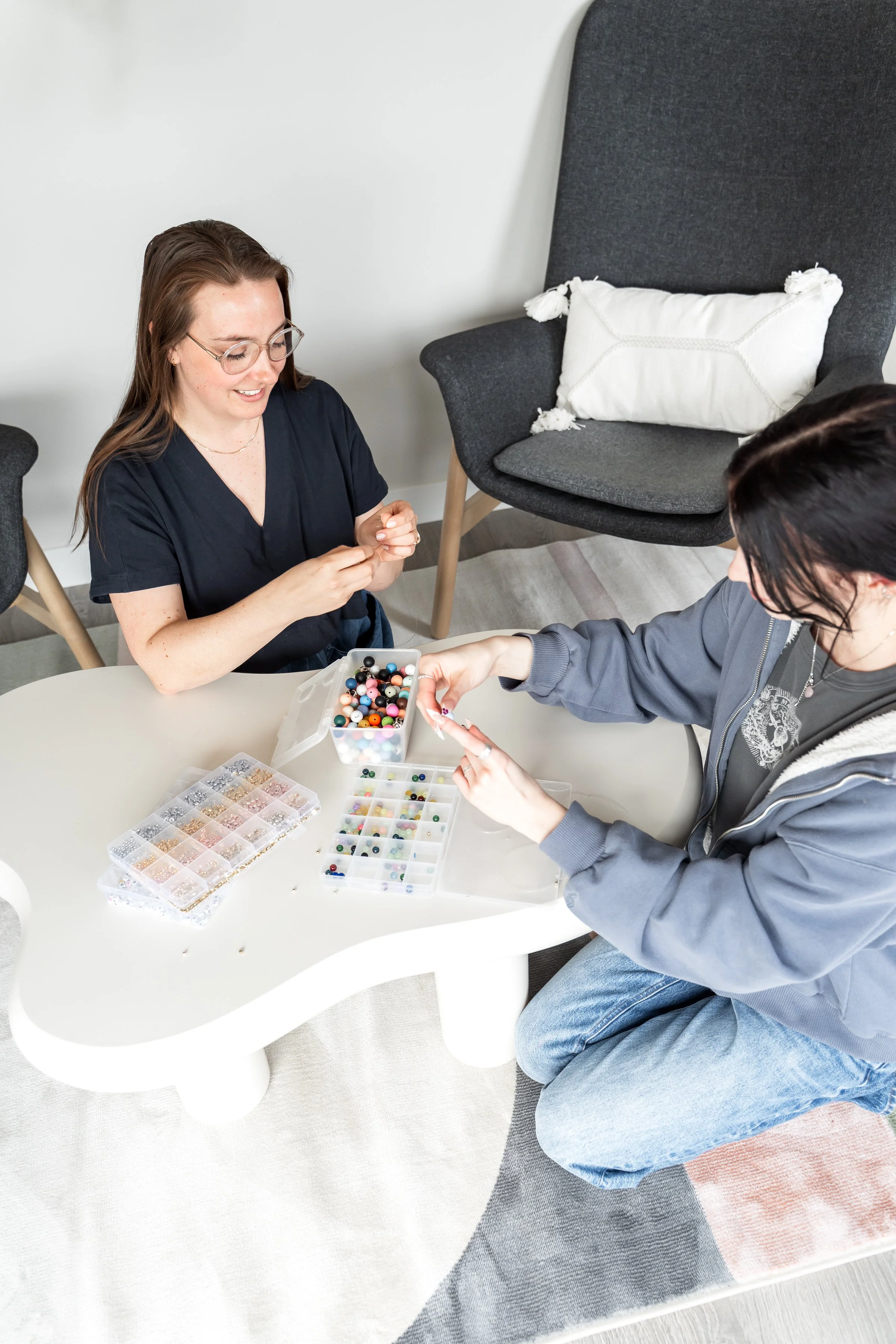 Calgary psychologist using grounding activities to support clients in trauma recovery