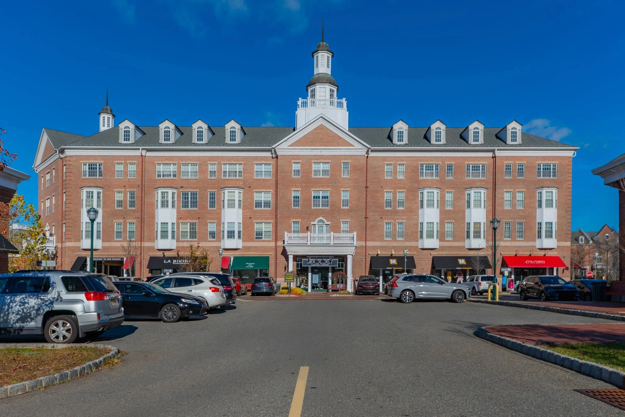 Recent Leasing Activity at Livingston Town Center Includes Bridal Boutique &amp; Vector Marketing