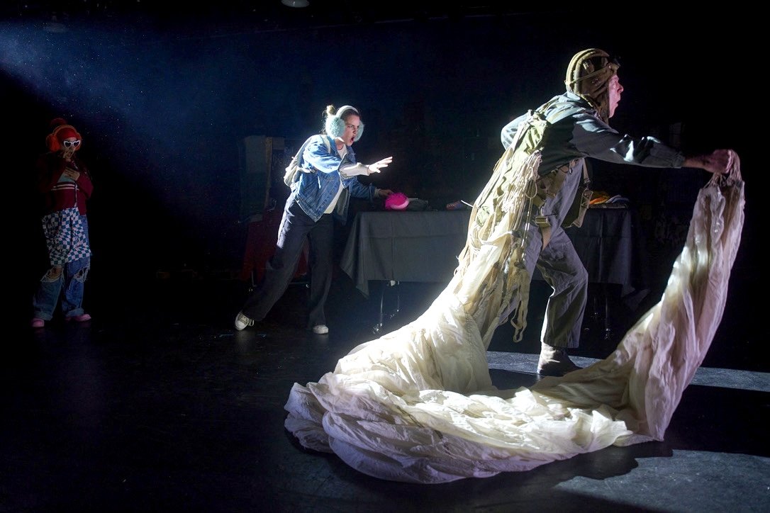 where women go (l-r yeena sung, jessica digiovanni, matthew maguire) photo credit @matthewcylinder.jpeg