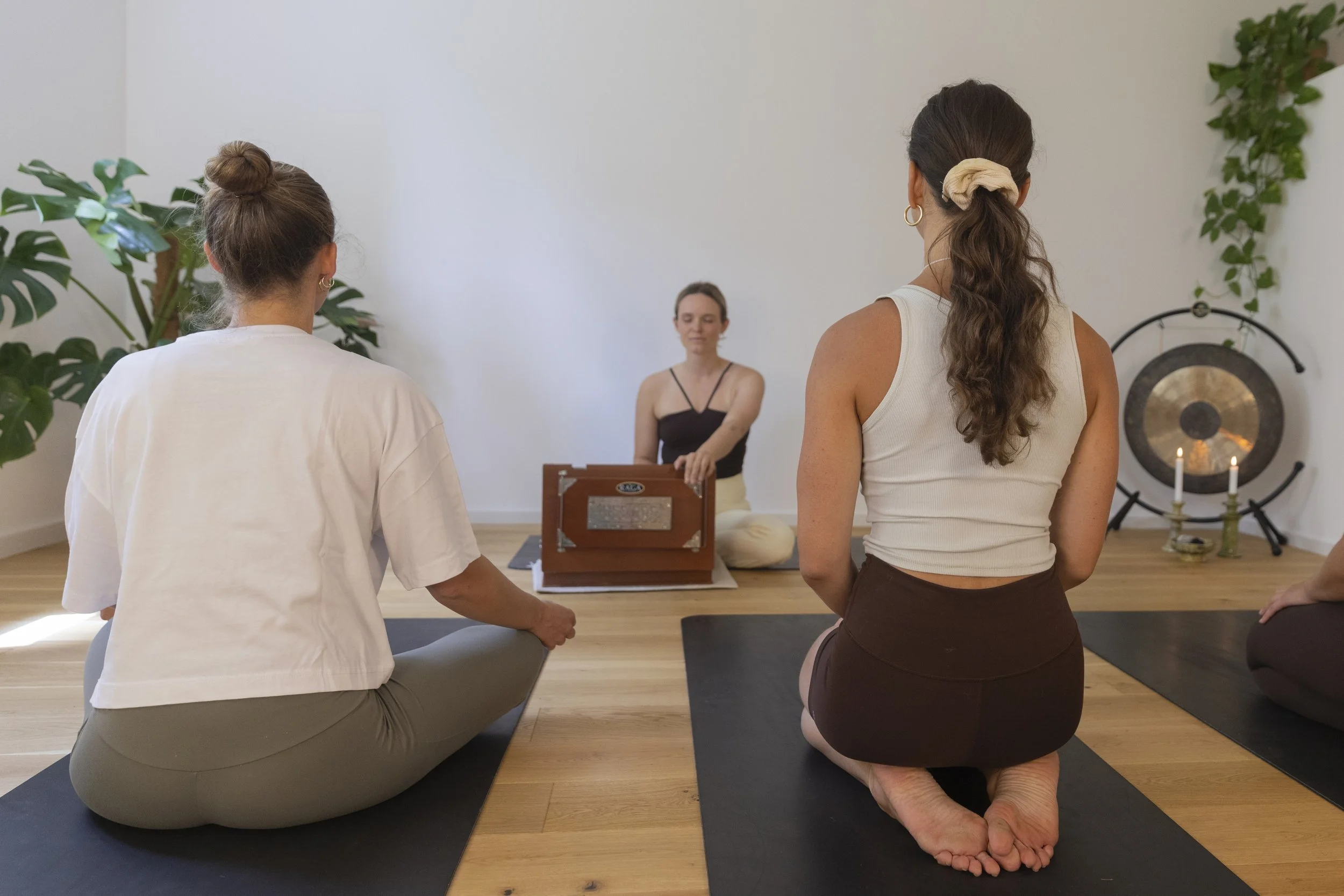 KIRTAN w/ Sarah, Alex, João + Alexa