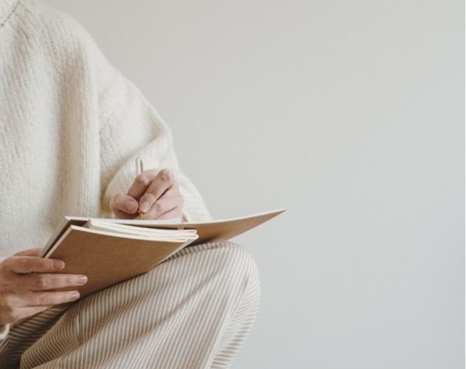 DESIGN YOUR NEXT CHAPTER ( Meditation + Journaling ) w/ Bettina