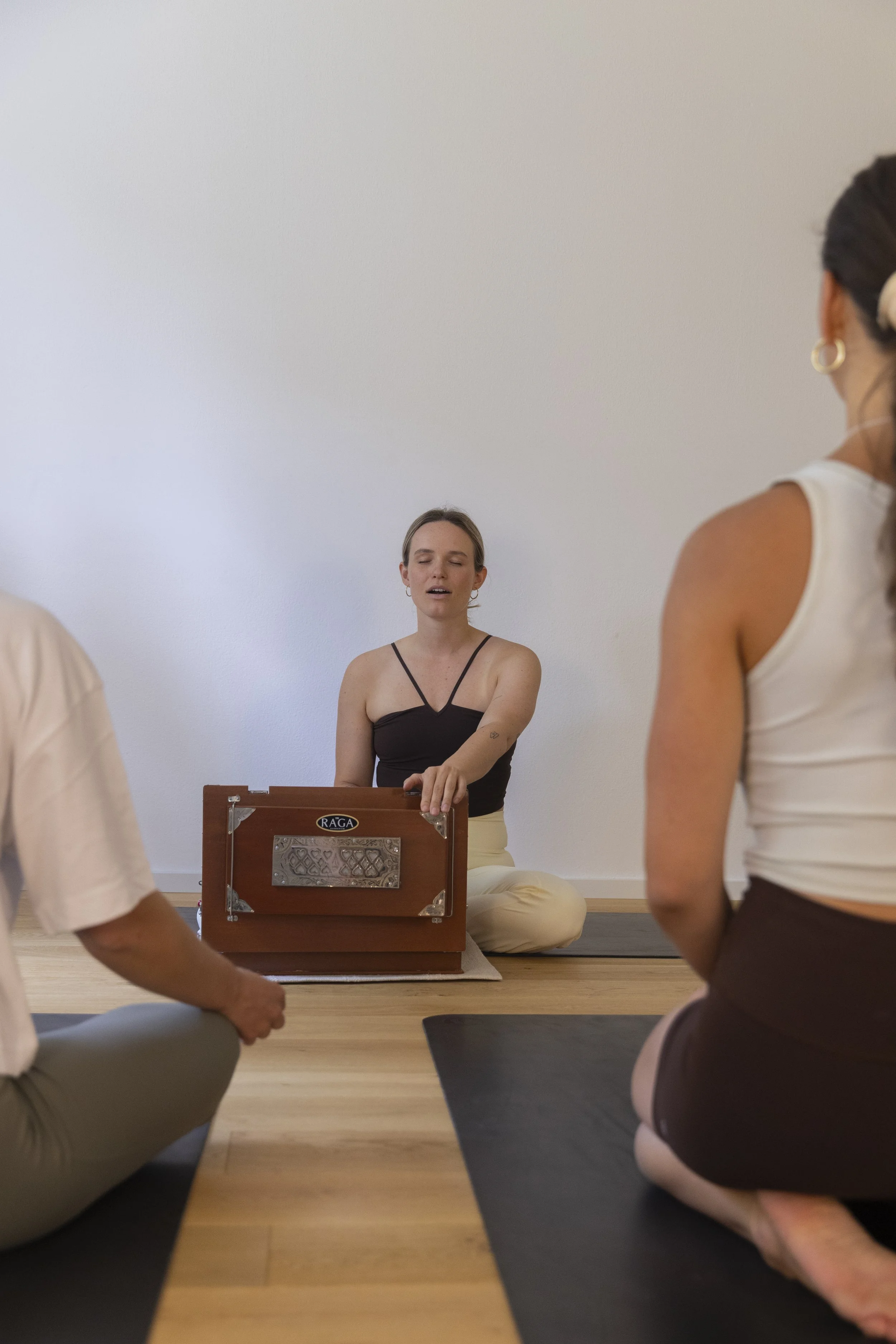 SATSANG ( Chanting Circle ) w/ Andrea + Eleonora