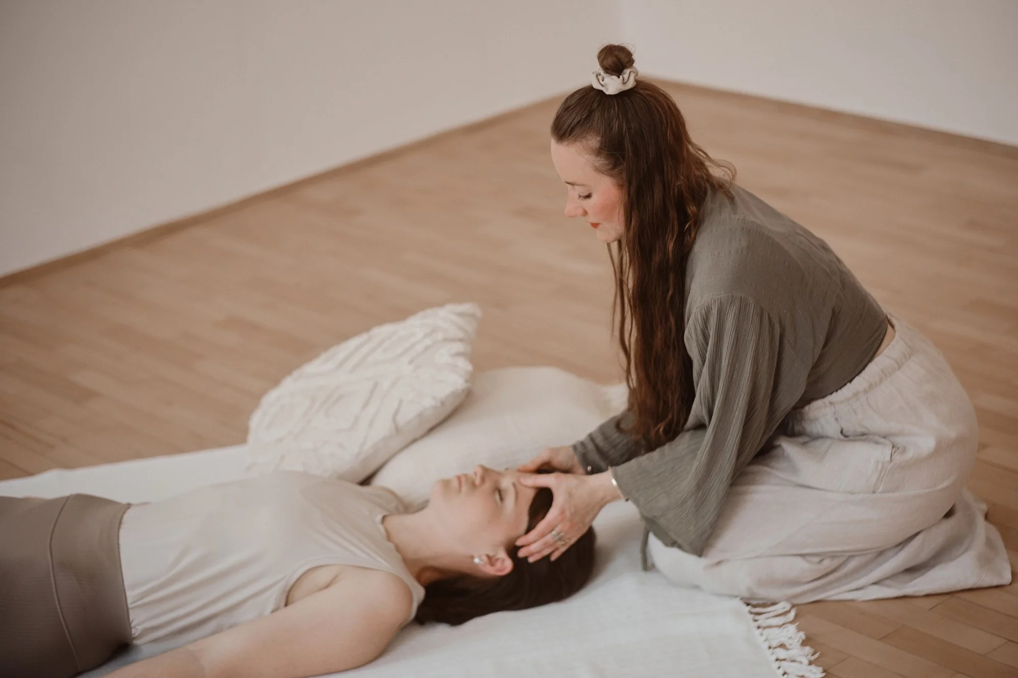 SOMATIC RELEASE ( Breath, Movement + Nervous System Regulation ) w/ Katrin Anna Hauser